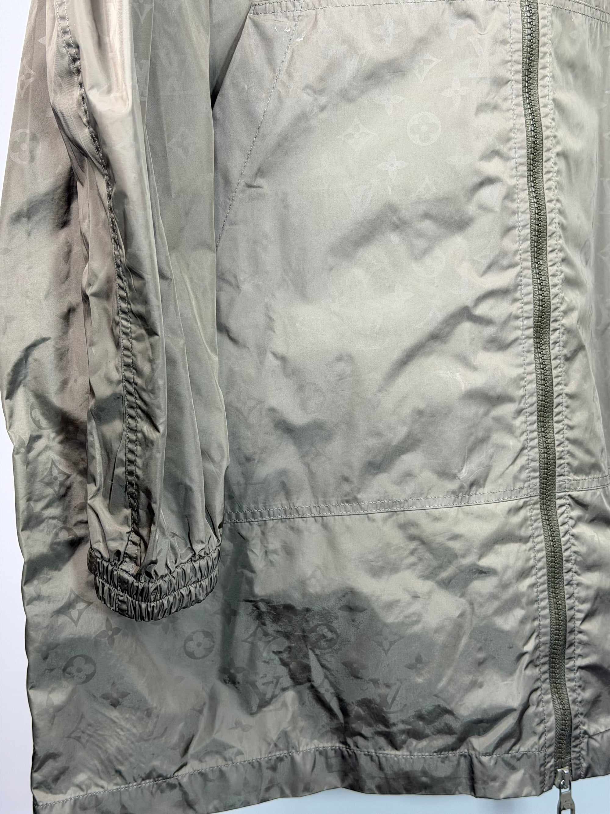 Impermeabile Louis Vuitton Size 54 verde militare