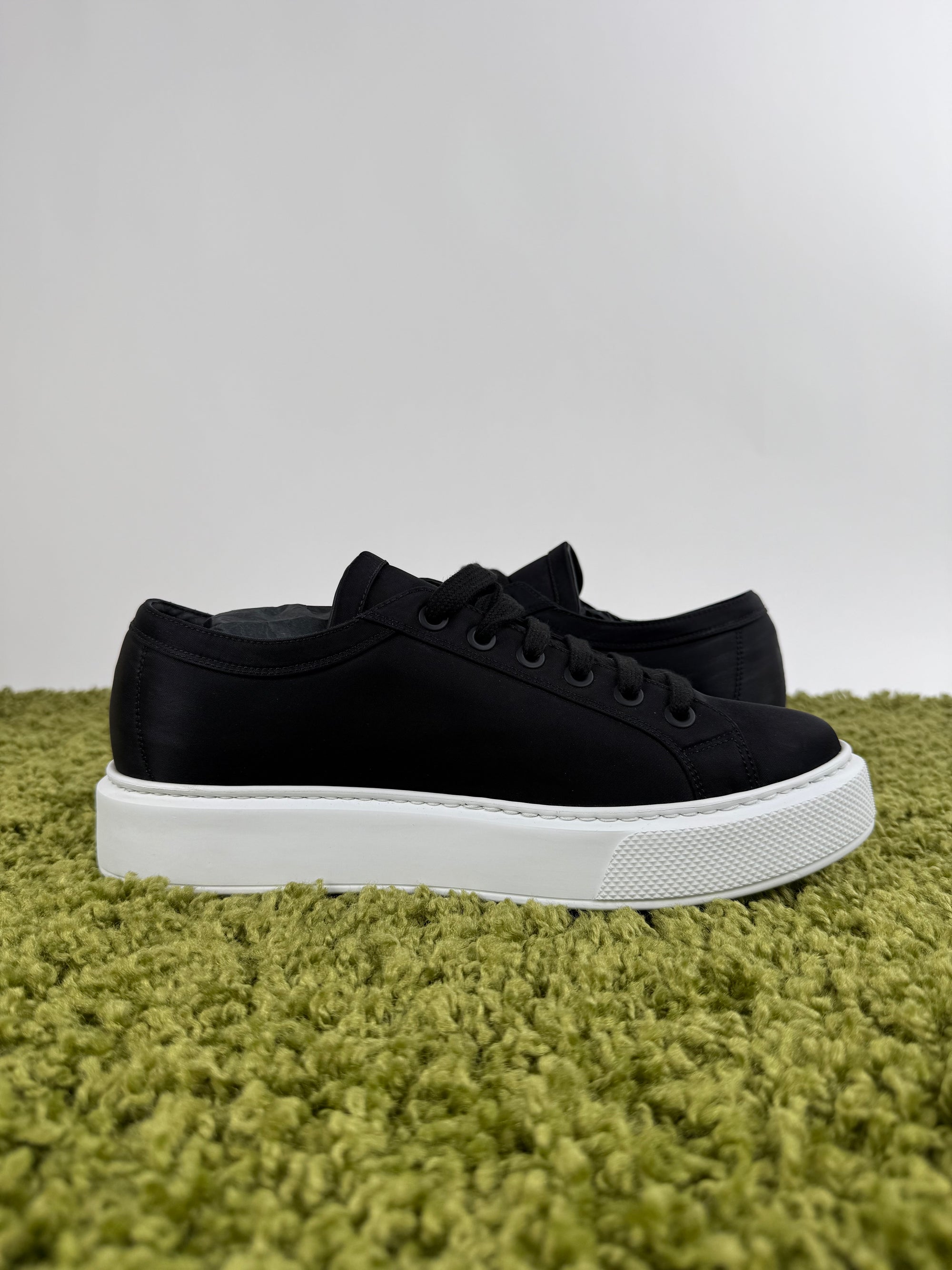 Sneaker In Nylon Prada Nere 9