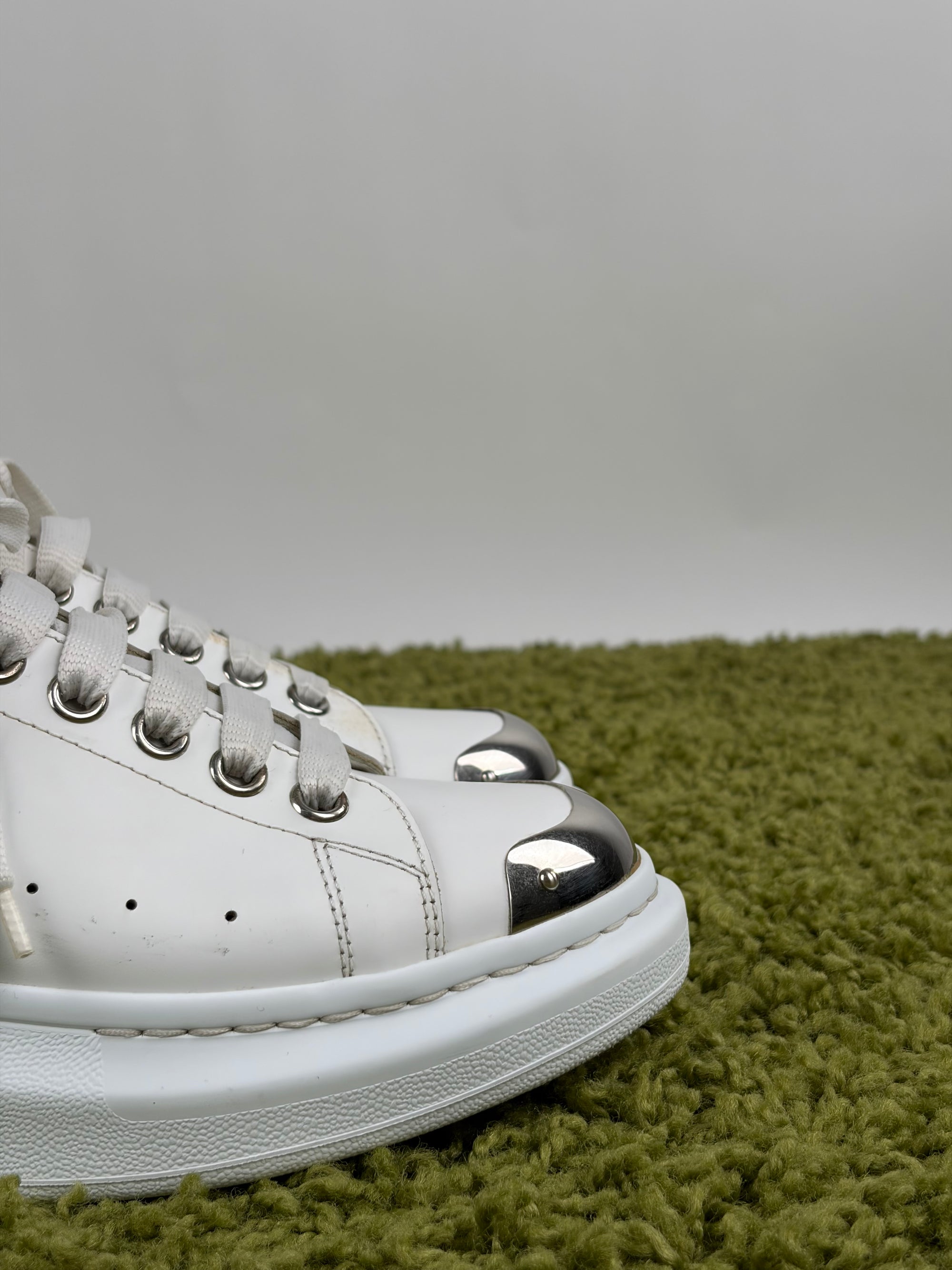Mcqueen Size 42 bianche e argento