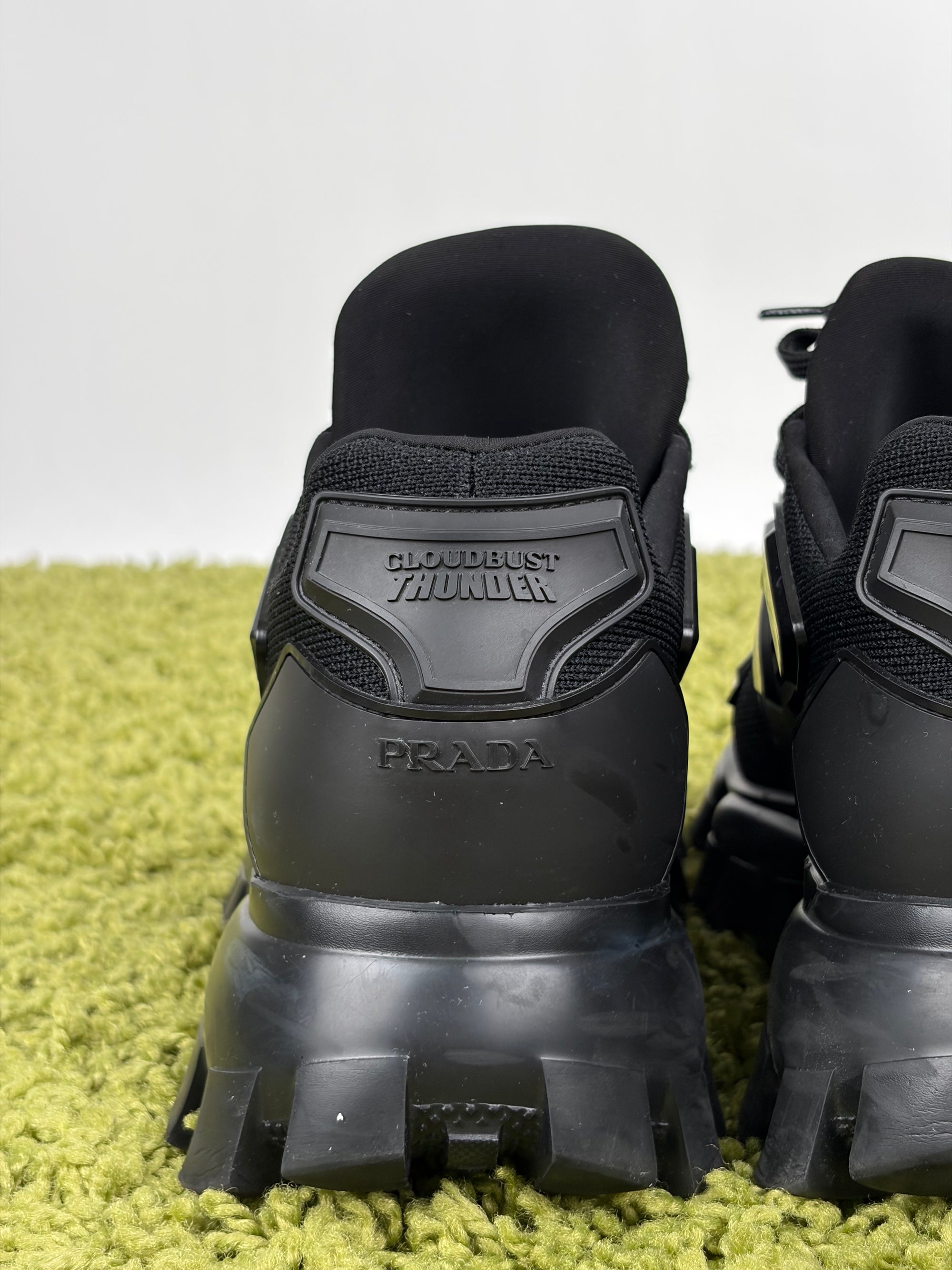 Prada Thunder Size 5=39 nere