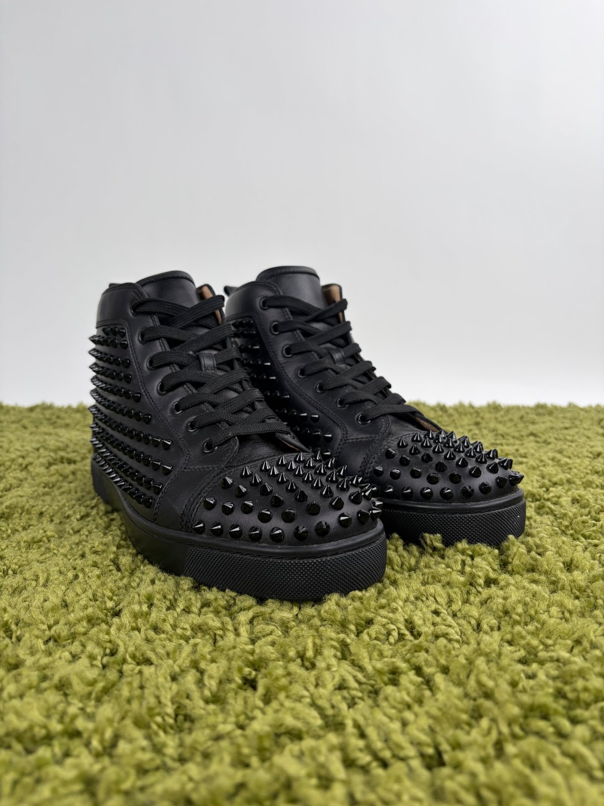 Christian Louboutin Spikes High In pelle Nera 42.5 - Second Hand Di Fiore