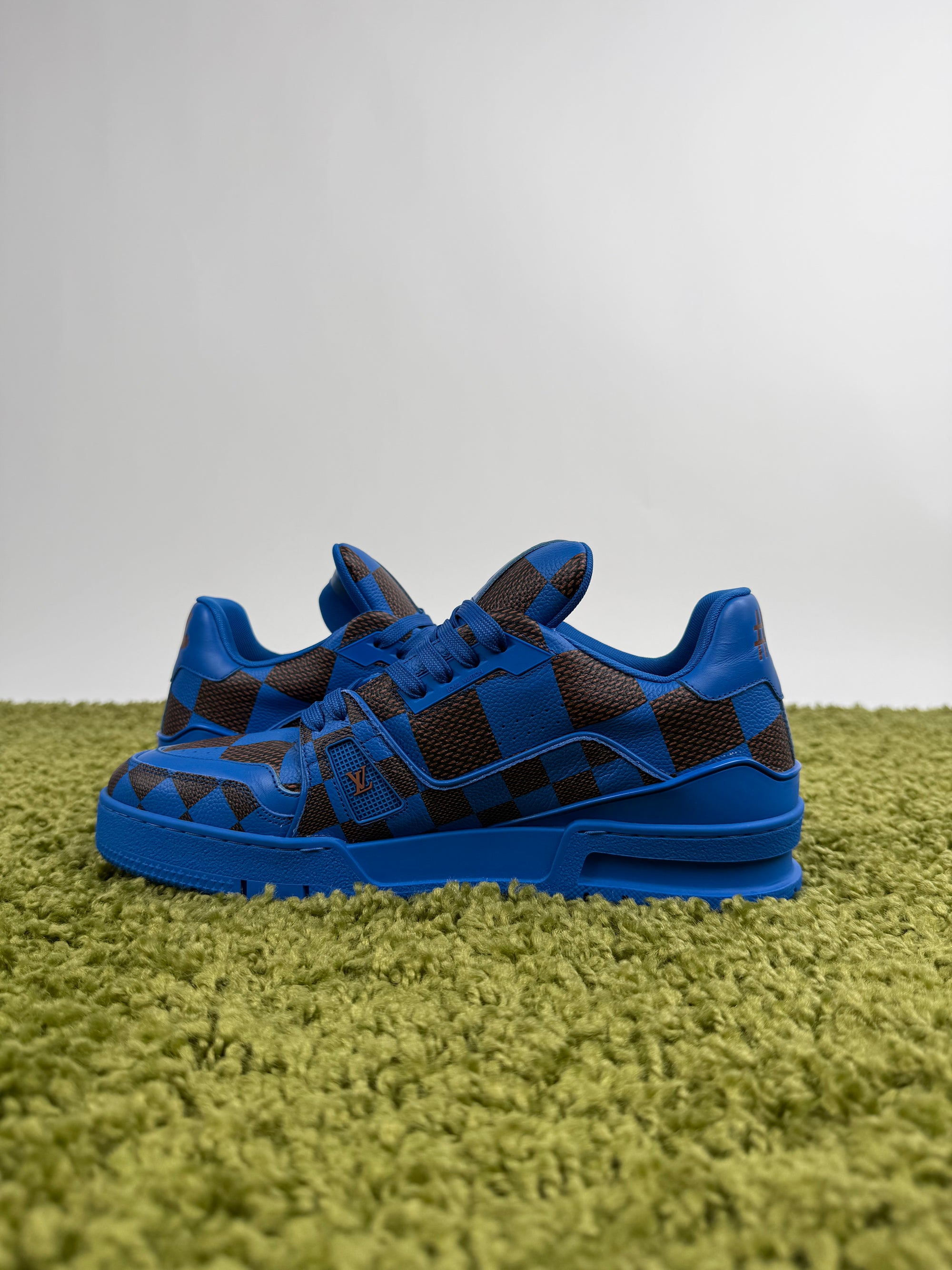 Louis Vuitton Trainer 42 veste 43