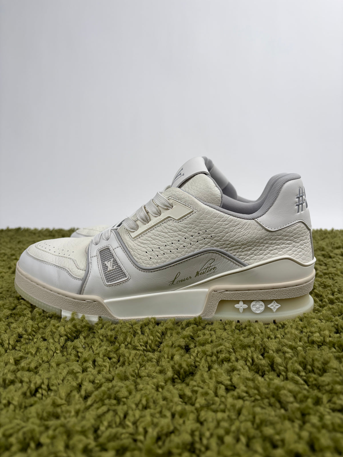 Louis Vuitton Trainer Bianca 7.5