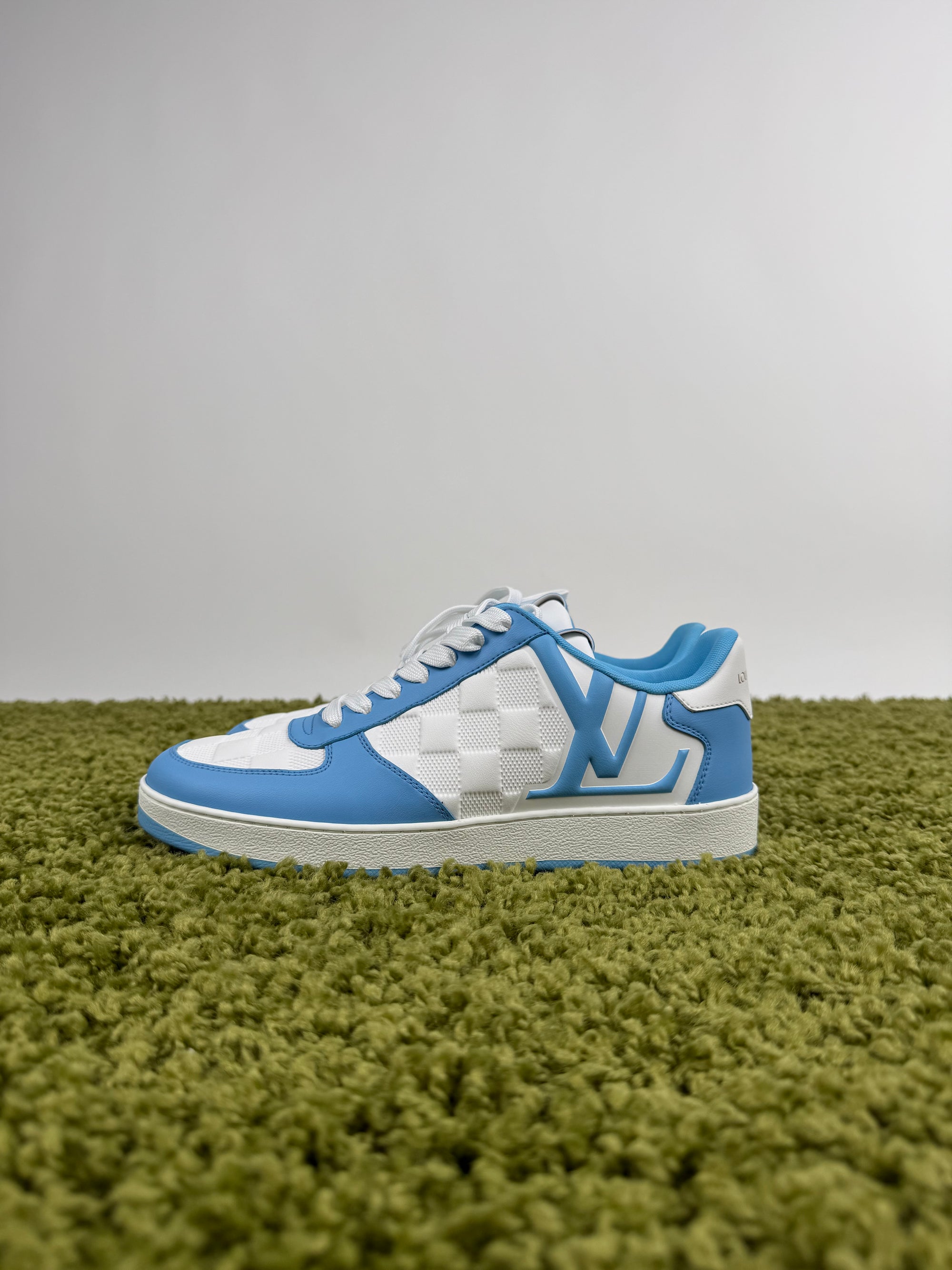 Louis Vuitton Rivoli Sneaker 40 veste 41