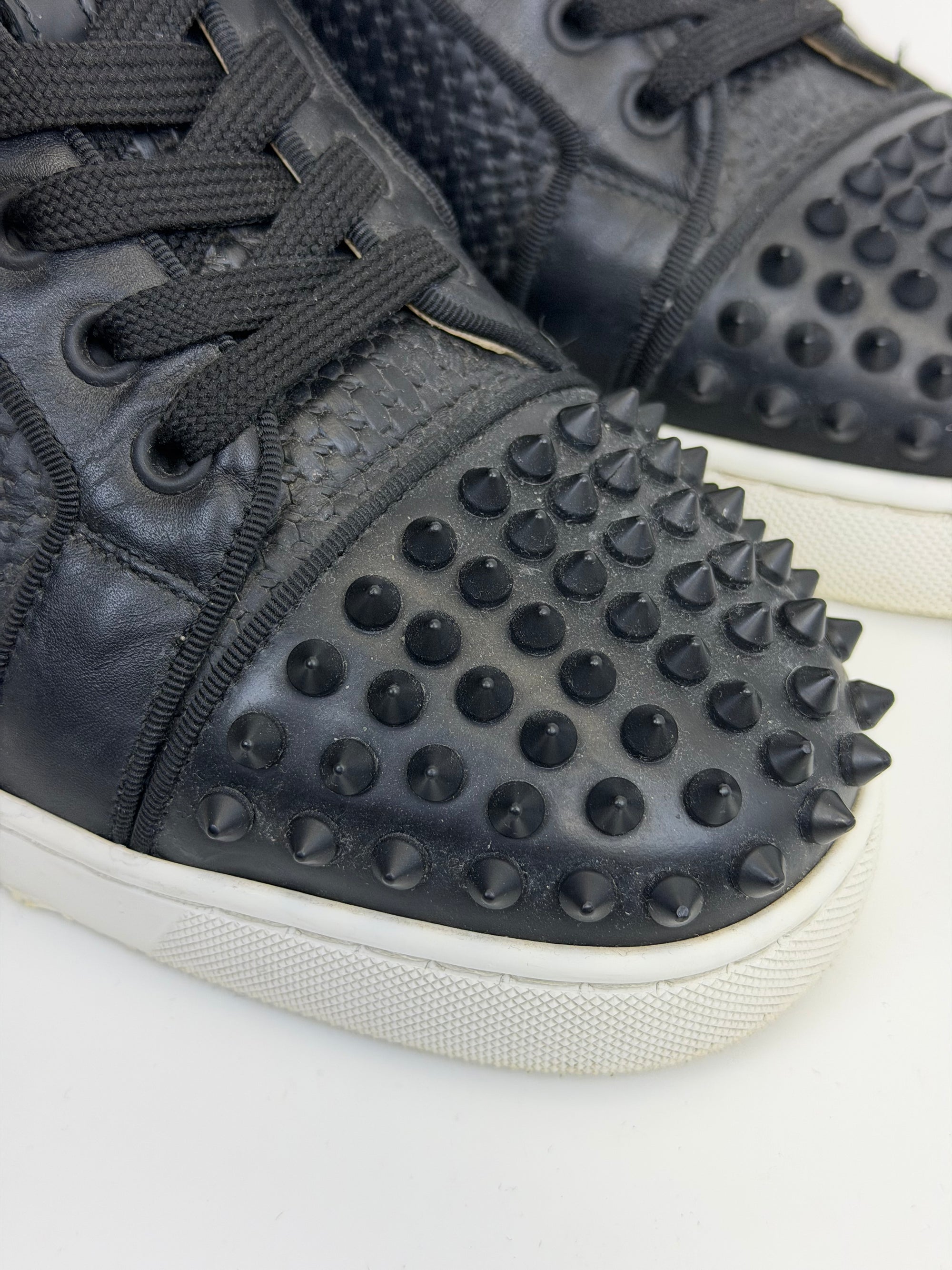 Christian Louboutin 40