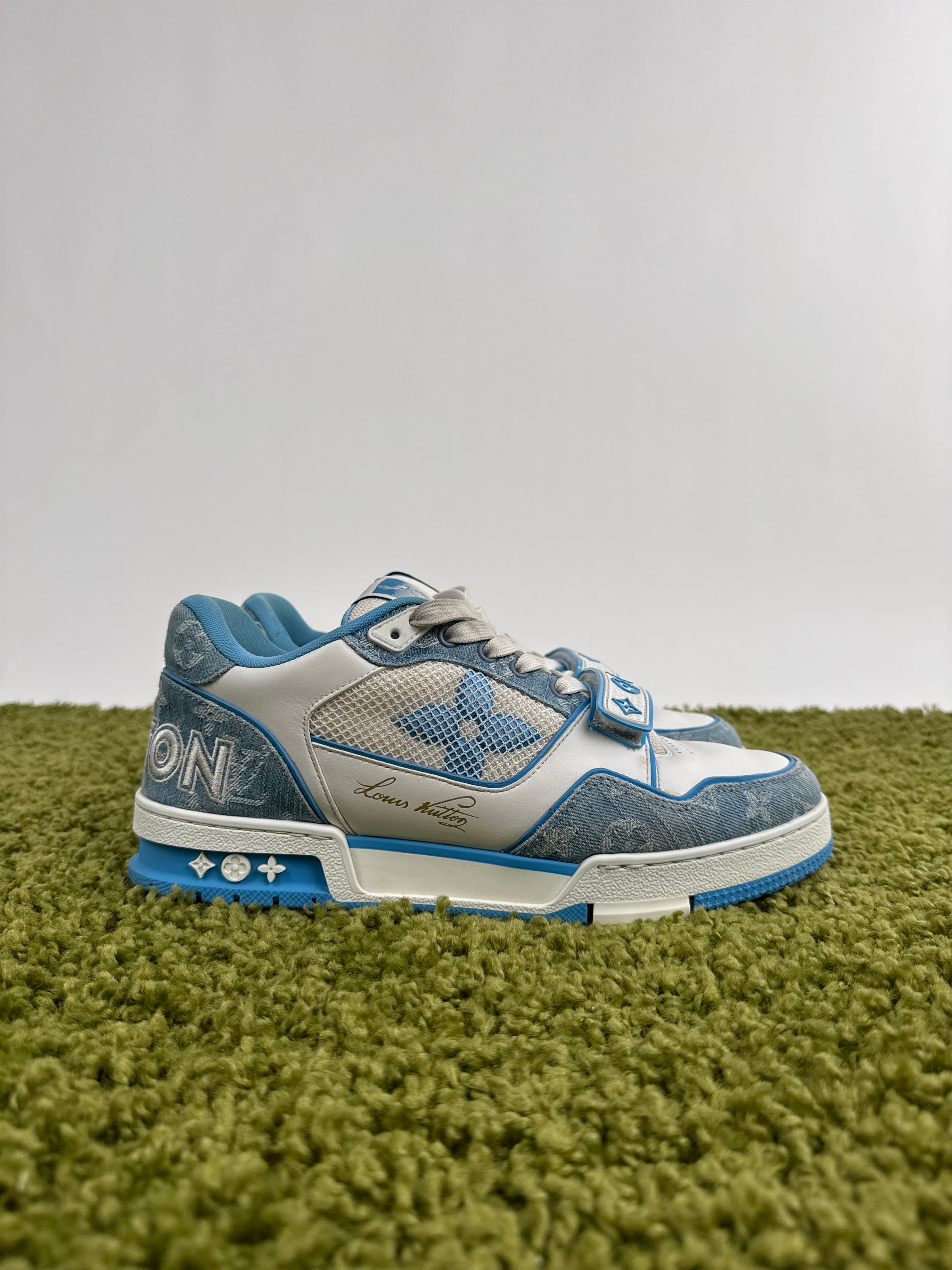 Louis Vuitton Trainer 42 veste 43