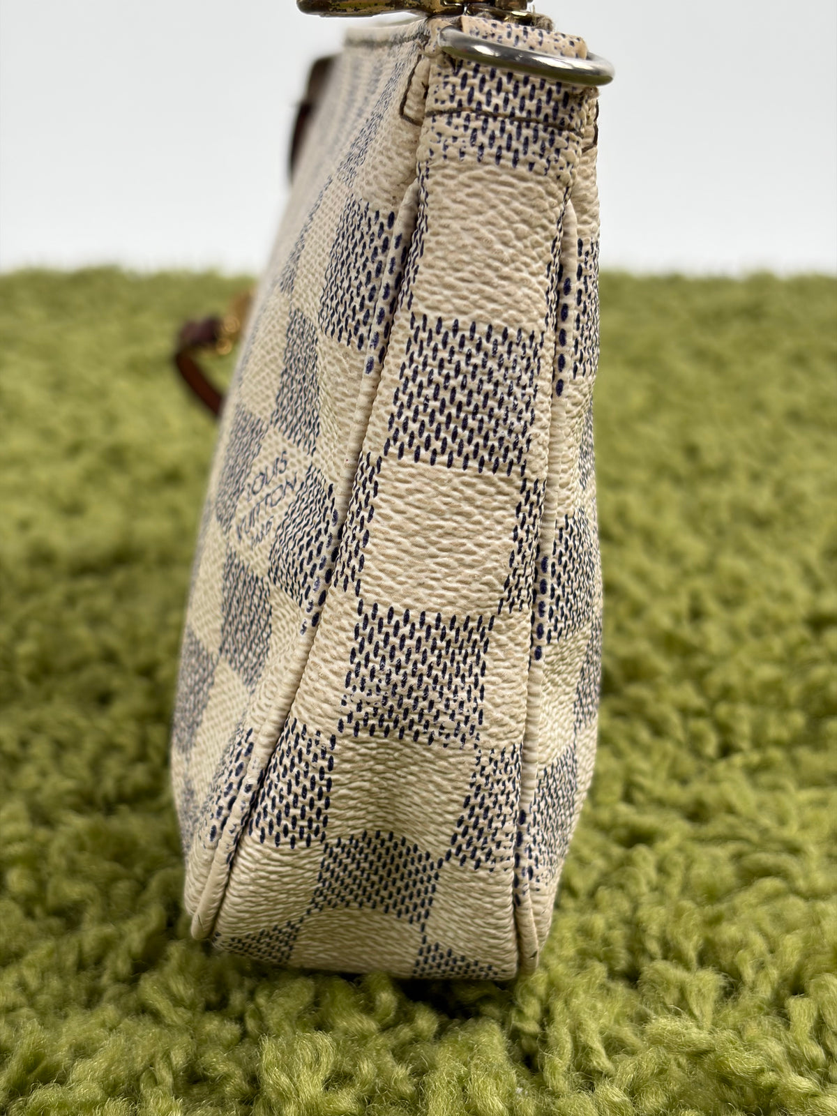 Pochette Accessories Louis Vuitton  in tela Damier Azur Bianca Monogram