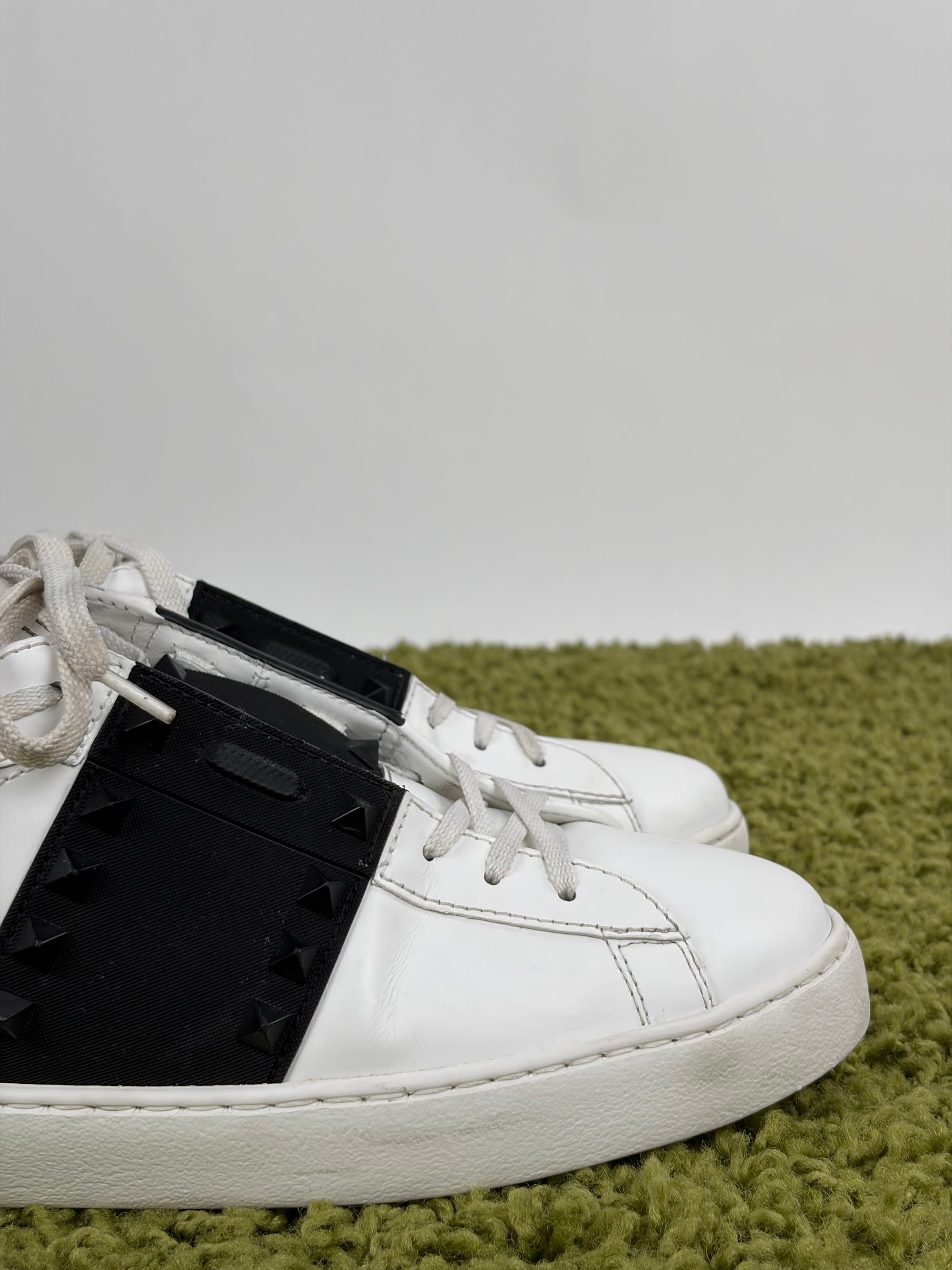 Valentino Rockstud Size 43 bianche e nere