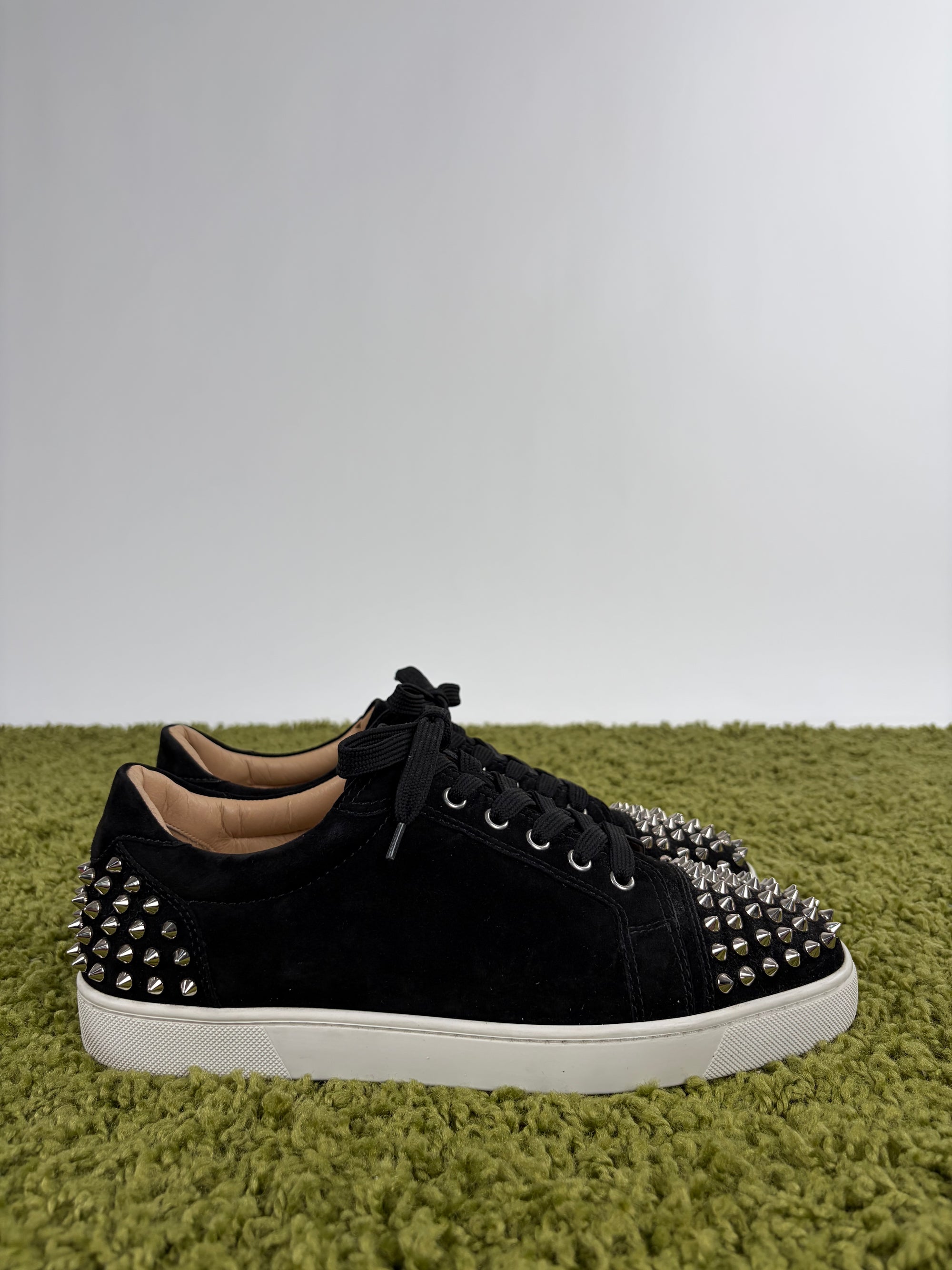 Louboutin basse Size 43 nere