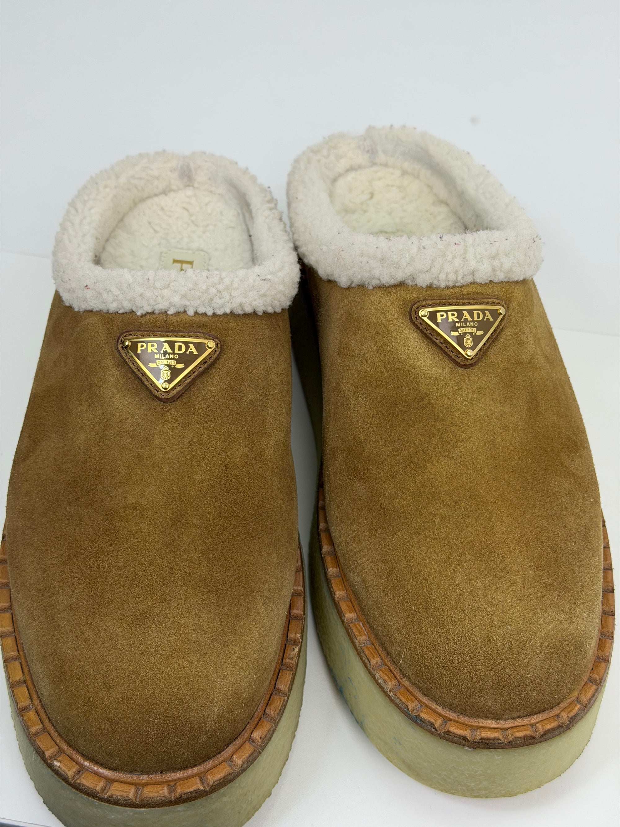 Prada Size 37.5 marrone