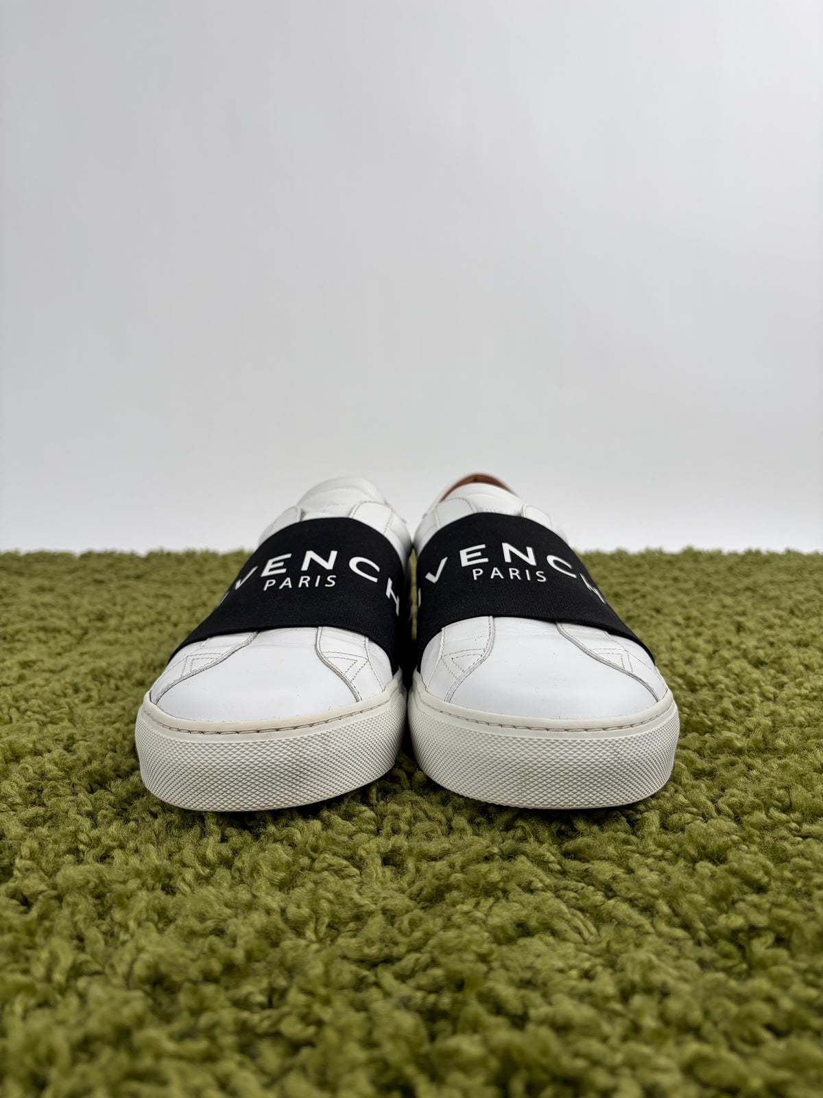 Givenchy Urban Street Bianca 41