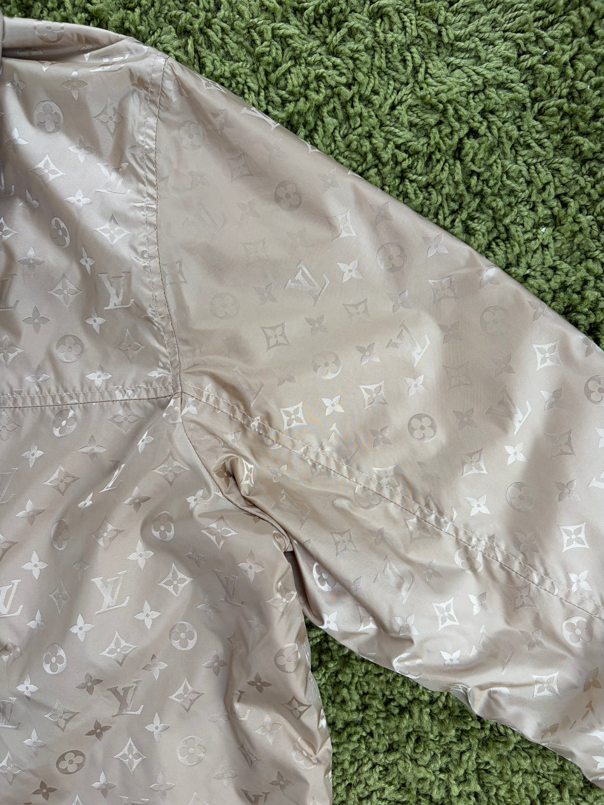 Giacca a vento Louis Vuitton Reversibile Monogram Oro 52