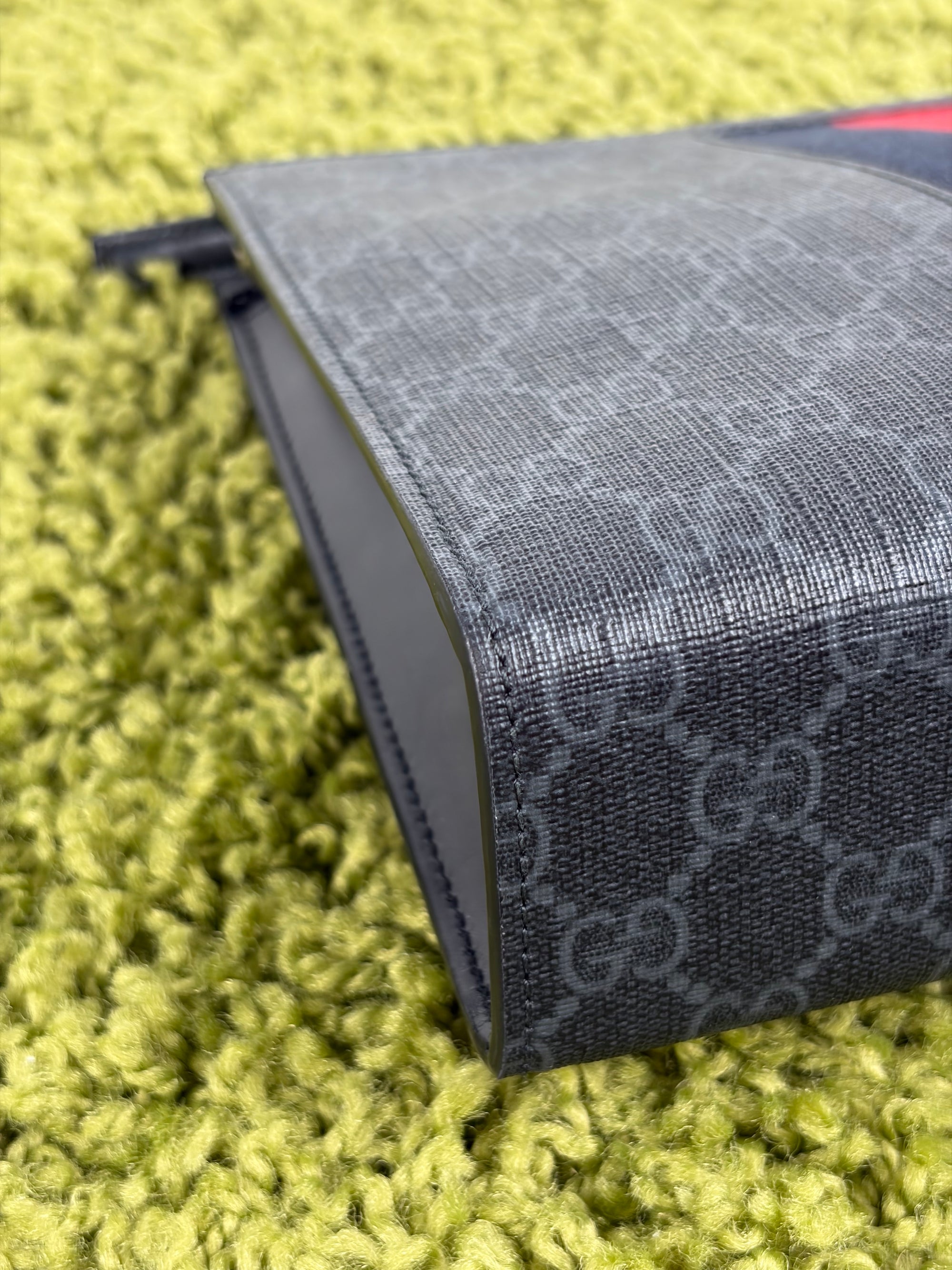 Pochette Gucci nera blu e rossa