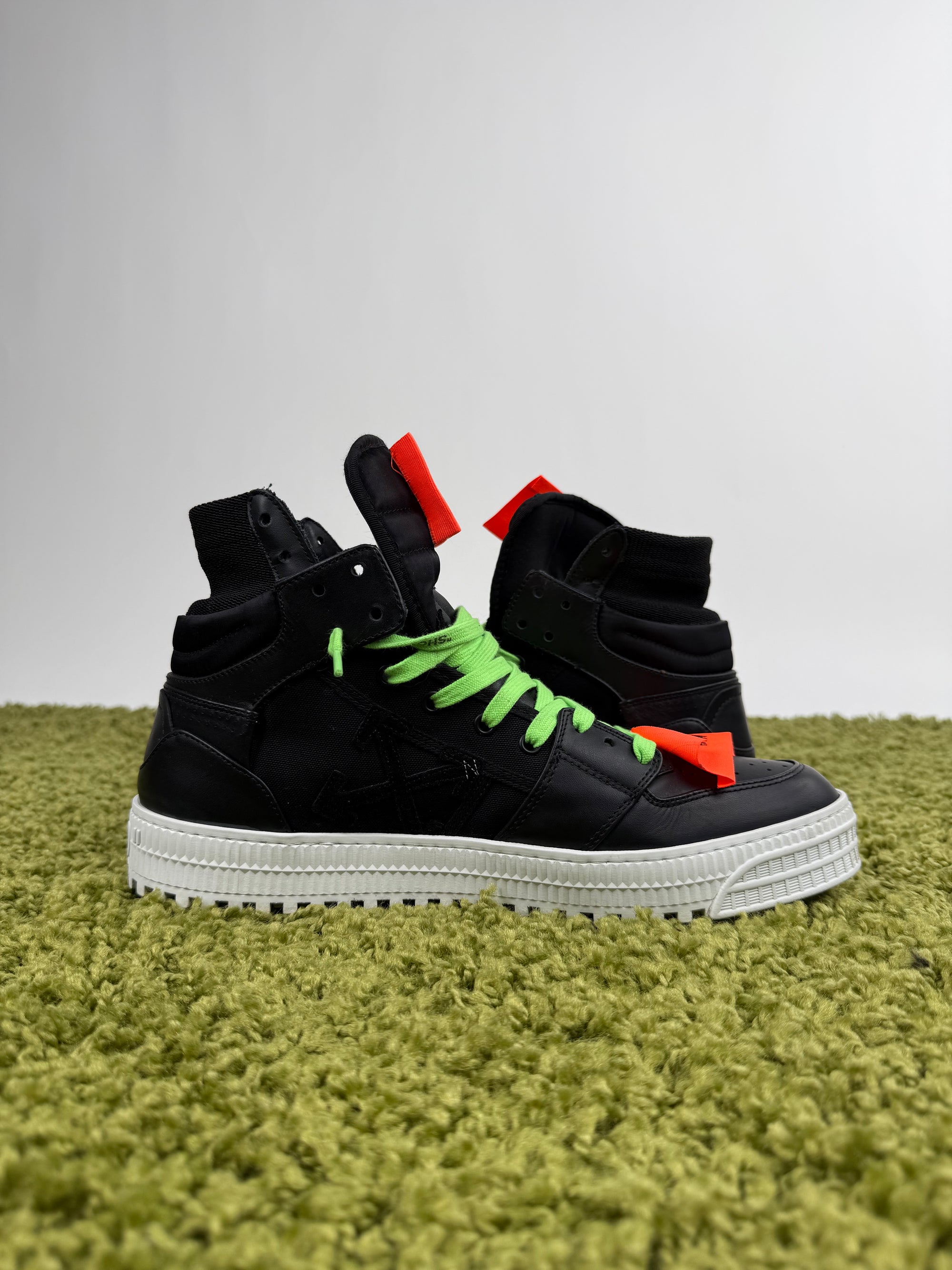Off White Sneaker 44