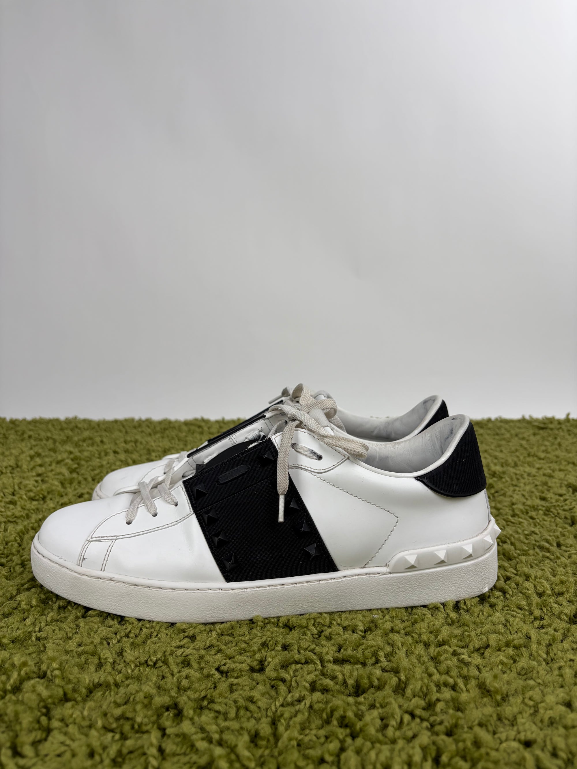 Valentino Rockstud Size 43 bianche e nere