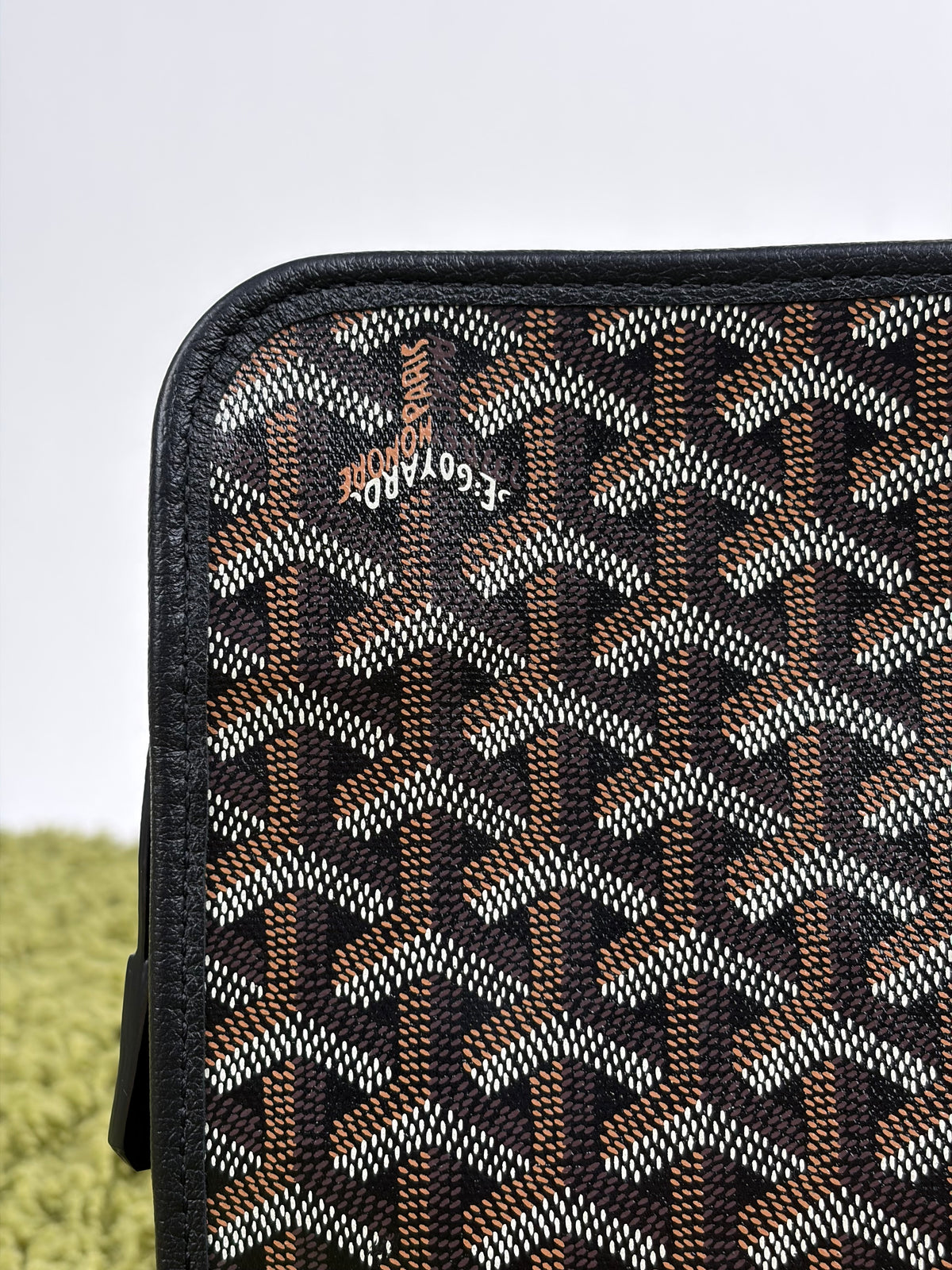 Pochette Goyard Jouvence MM in tela Goyardine Nera