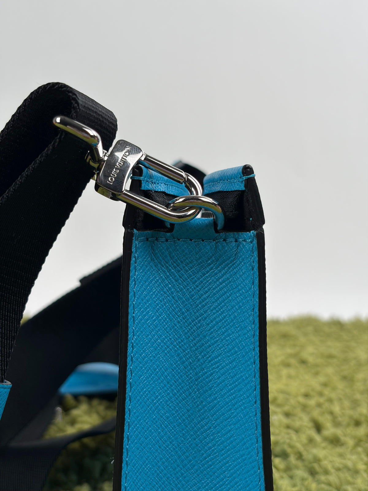 Mini Borsa a tracolla Louis Vuitton Gaston Azzurra