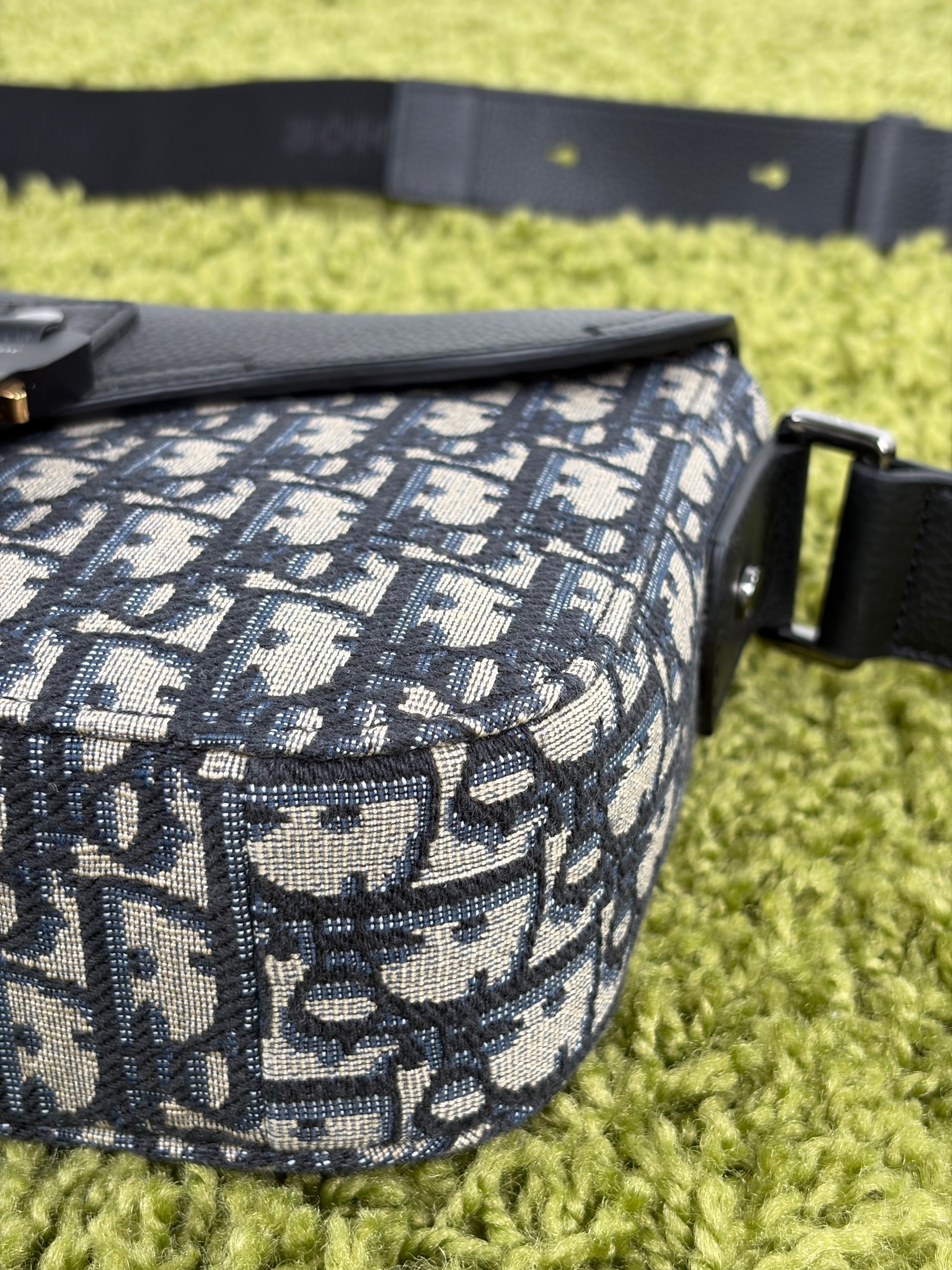 Borsello Dior Monogram blu e grigio