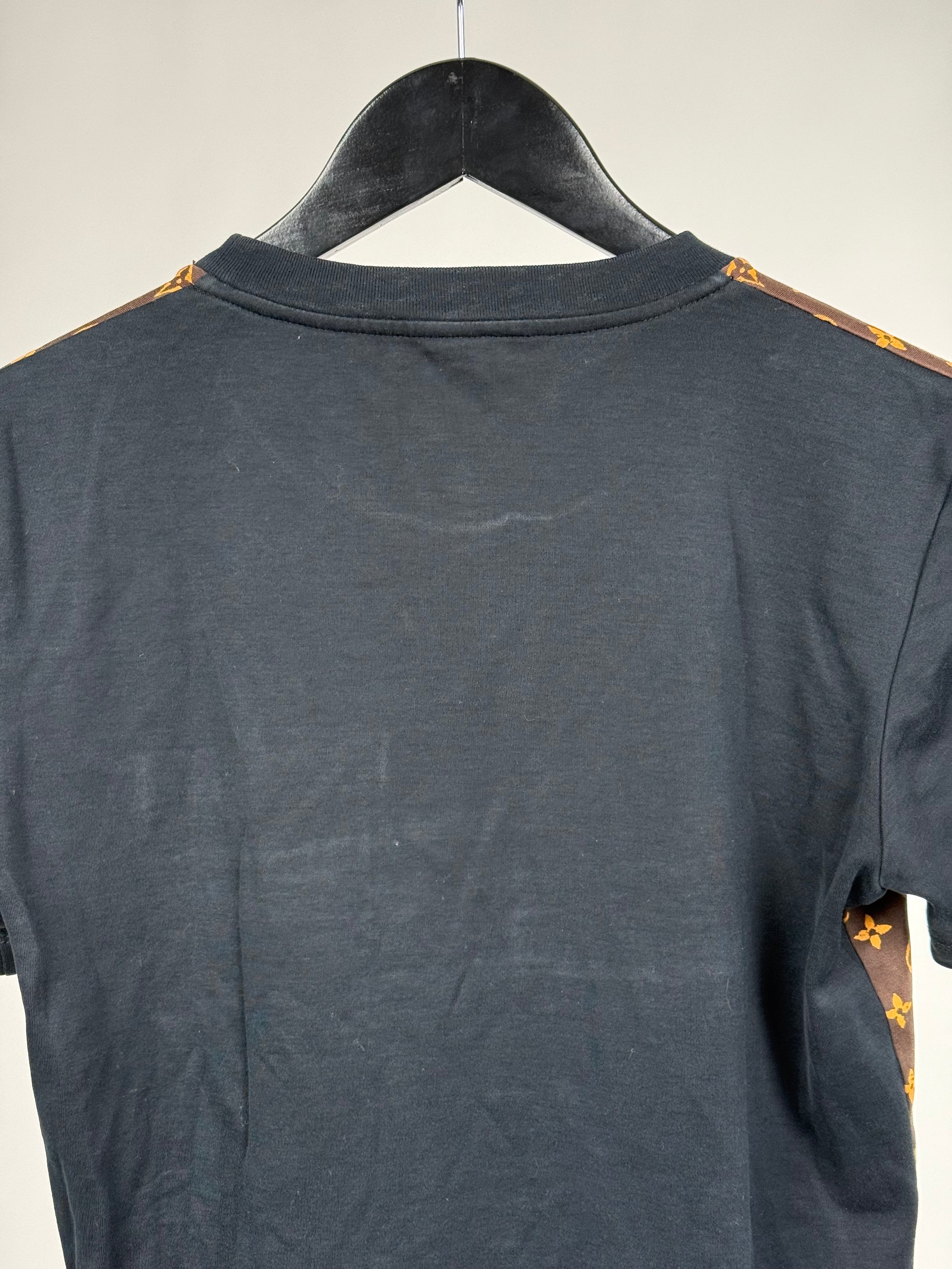 T shirt Louis Vuitton femminile Size L marrone e nera