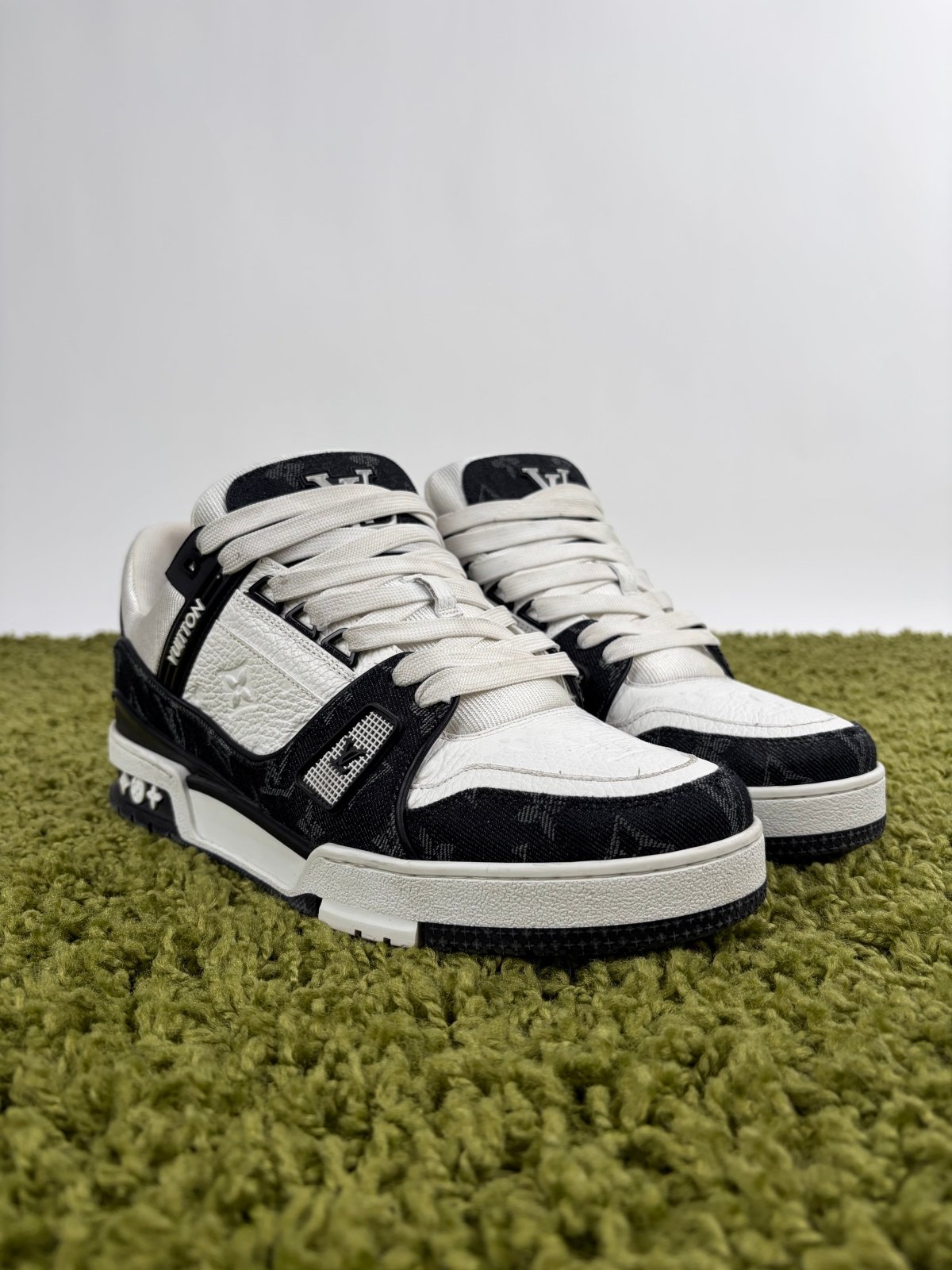 Louis Vuitton Trainer In Denim Nera 8.5 - Second Hand Di Fiore