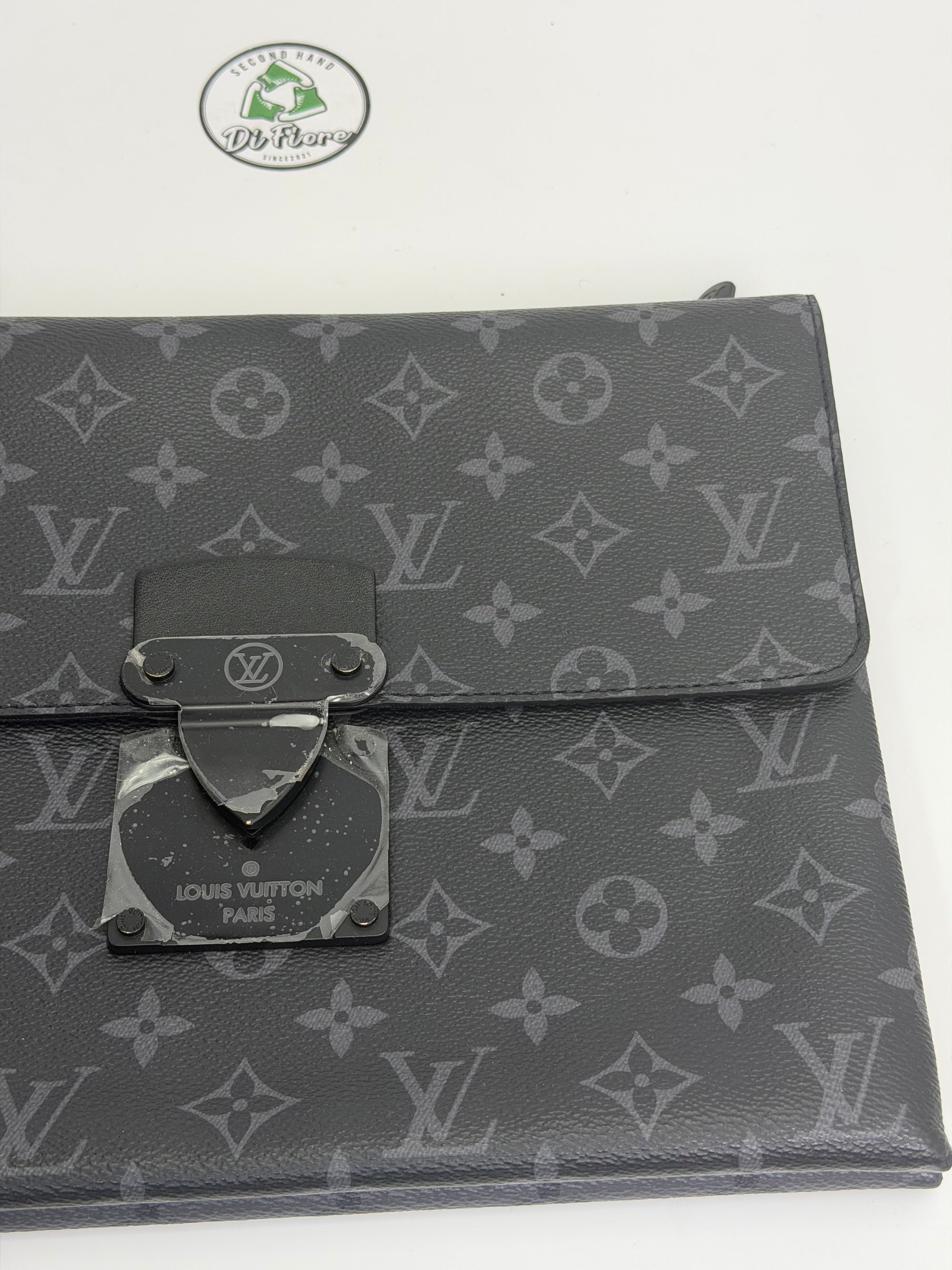 Louis Vuitton pochette lock nera
