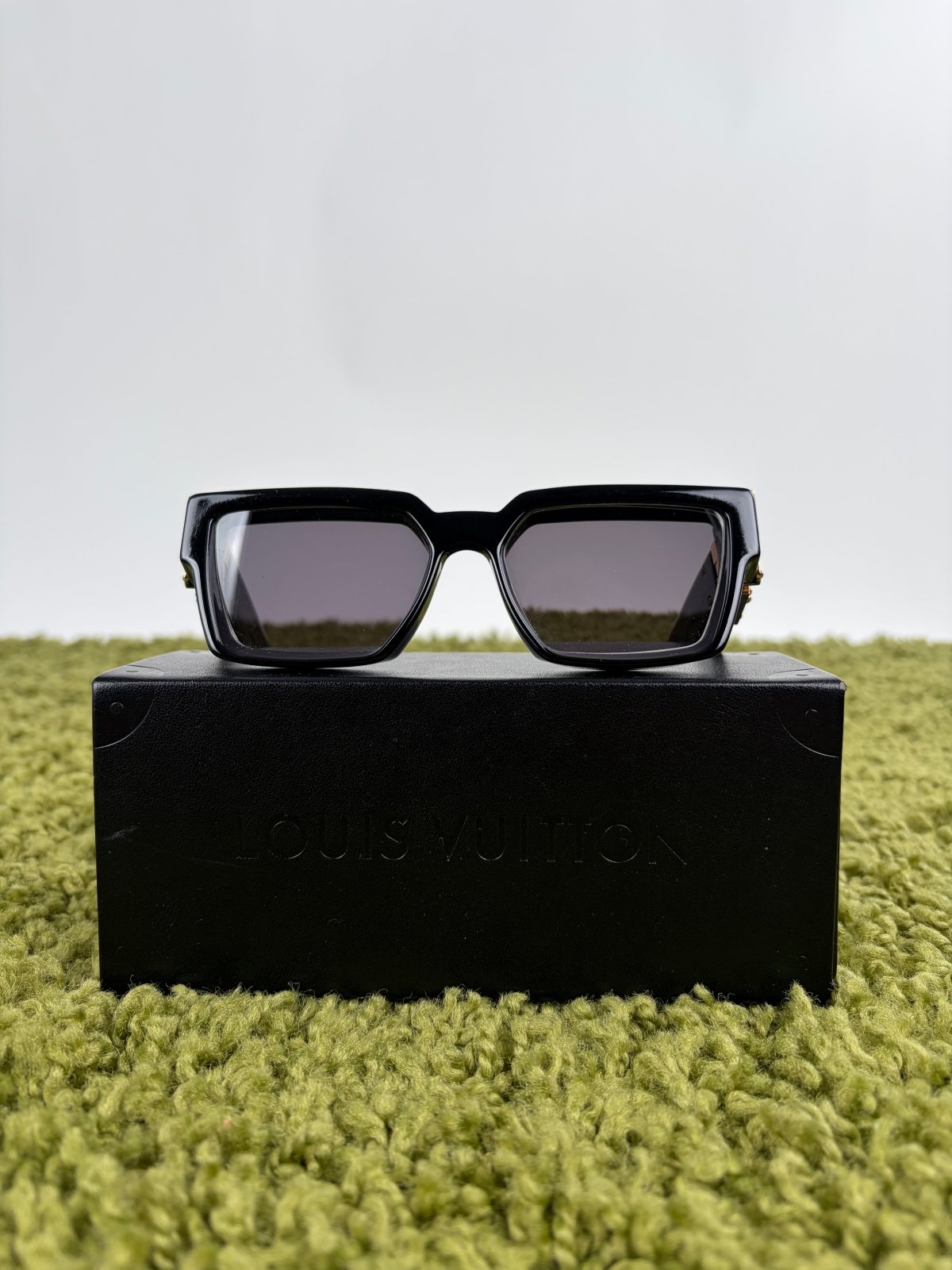 Occhiali da sole Louis Vuitton Millionaires Nero - Second Hand Di Fiore