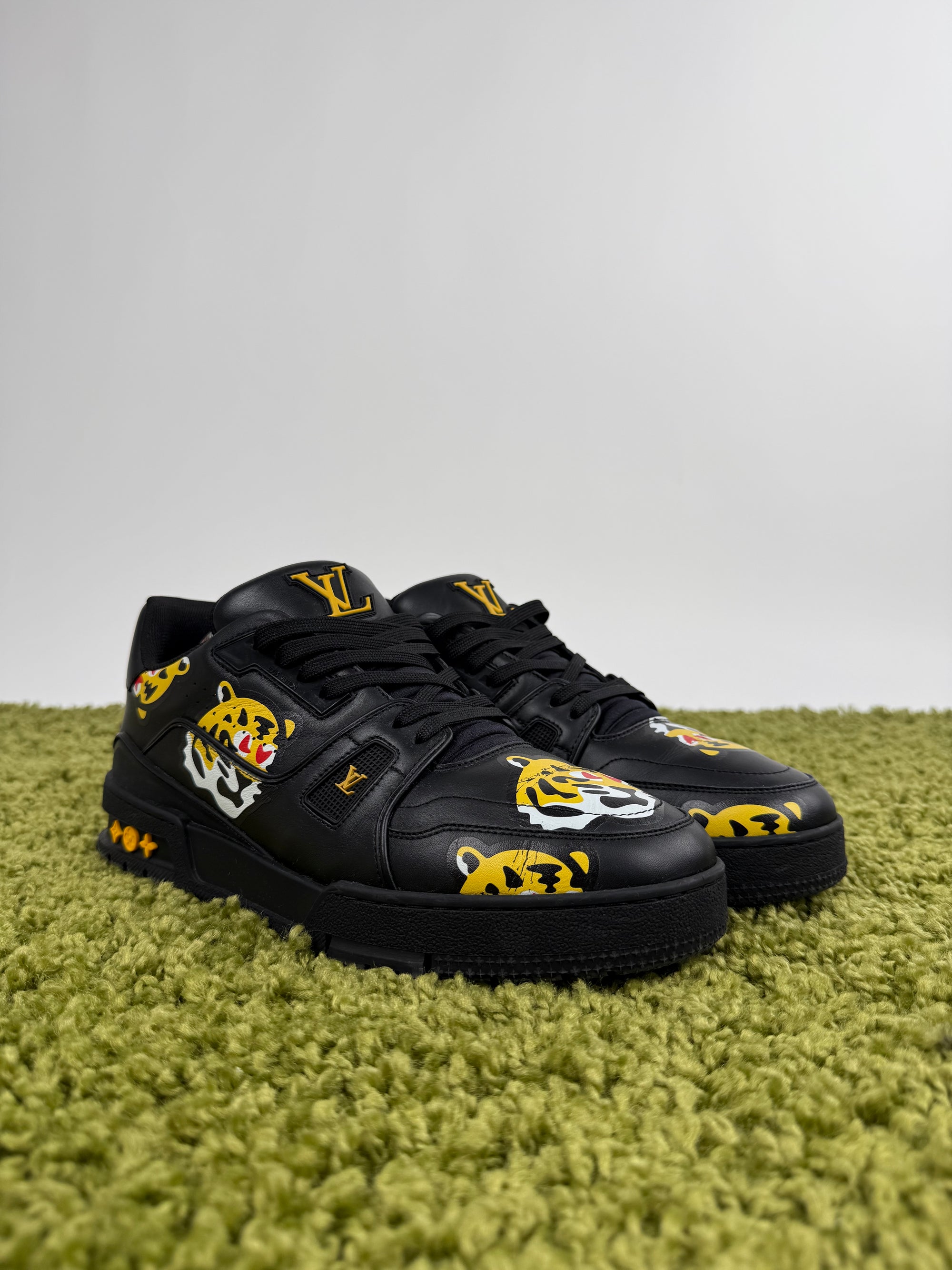 Louis Vuitton Trainer 42 veste 43