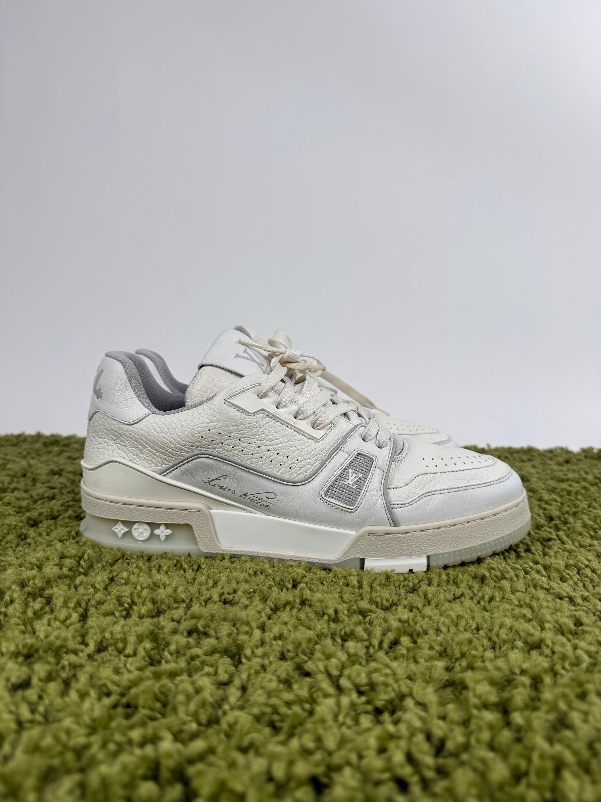 Louis Vuitton Trainer Bianca 7.5