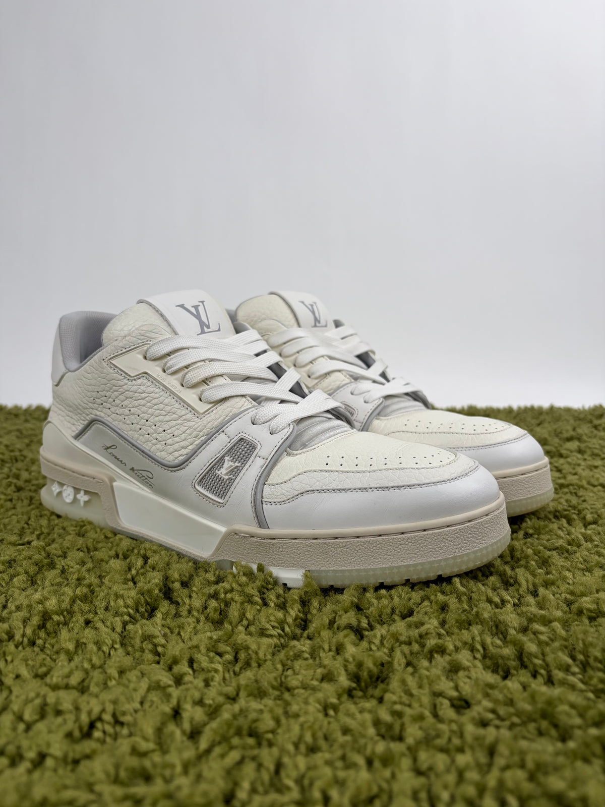 Louis Vuitton Trainer Bianca 7.5