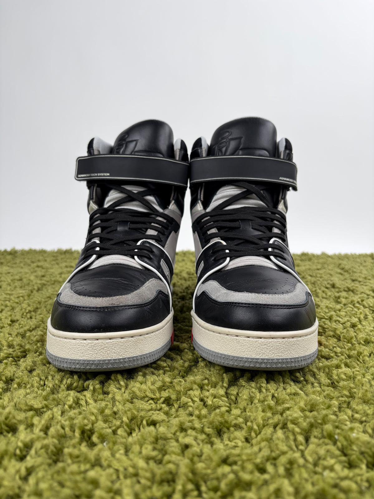 Louis Vuitton Trainer High Top Nera 8.5