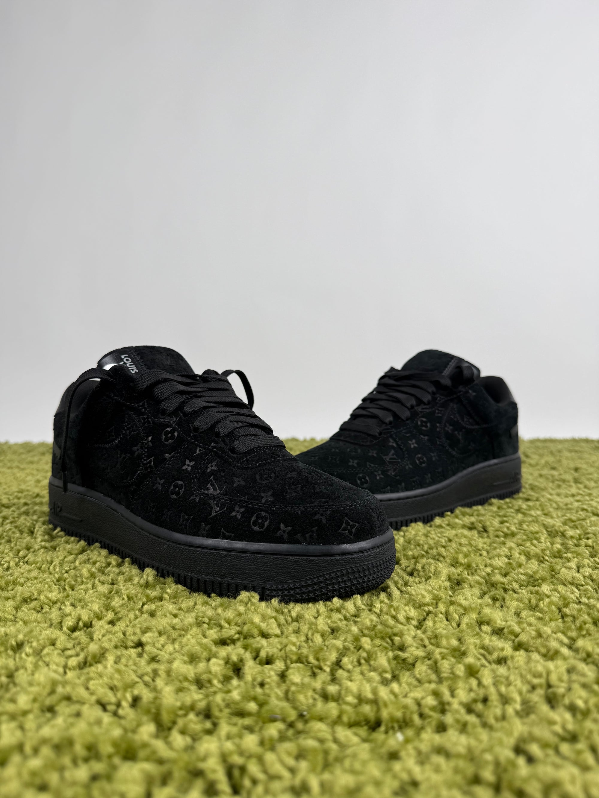 Louis Vuitton x Nike air force 1 40,5