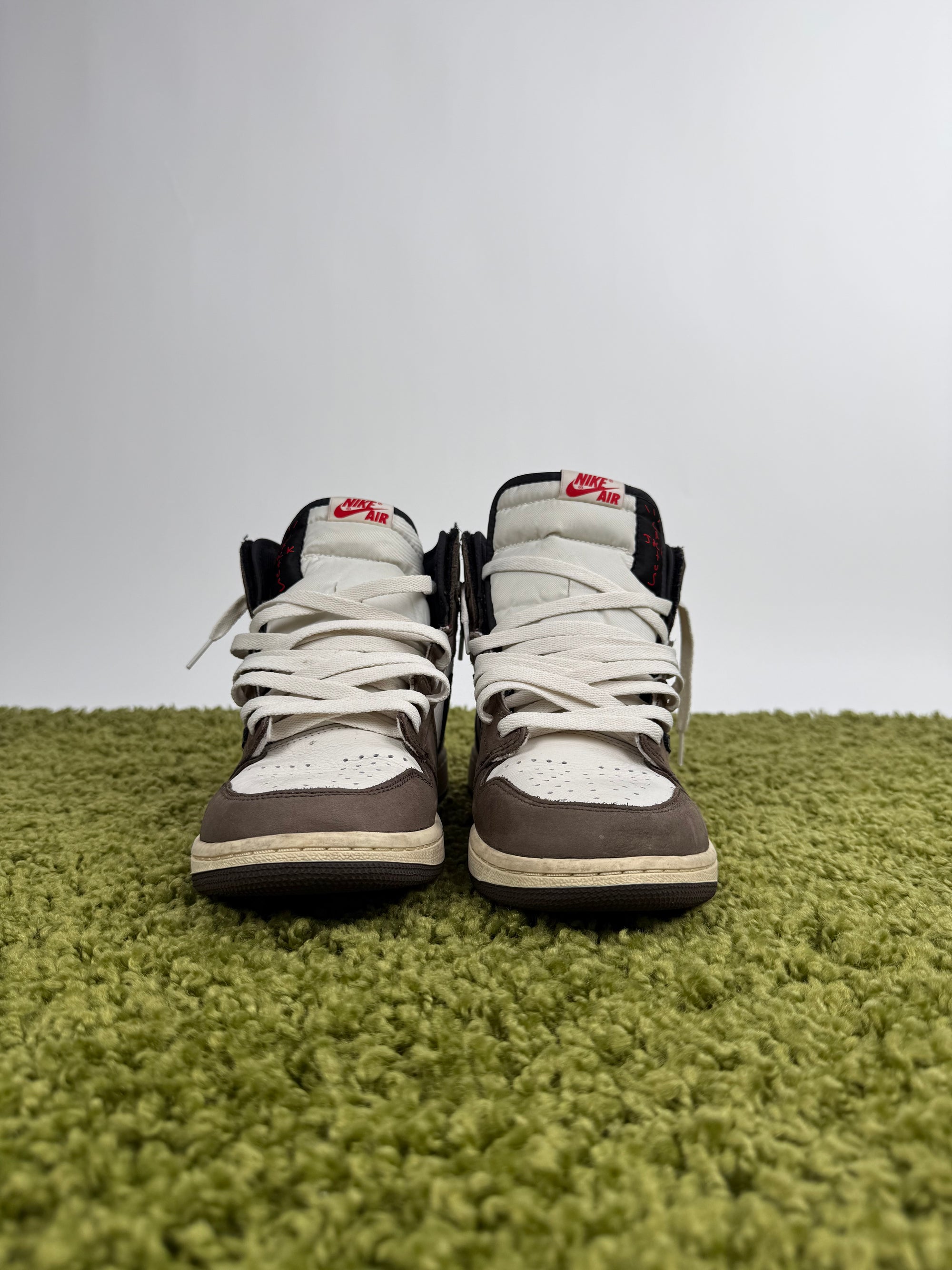 Jordan 1 Retro High Travis Scott Mocha 45