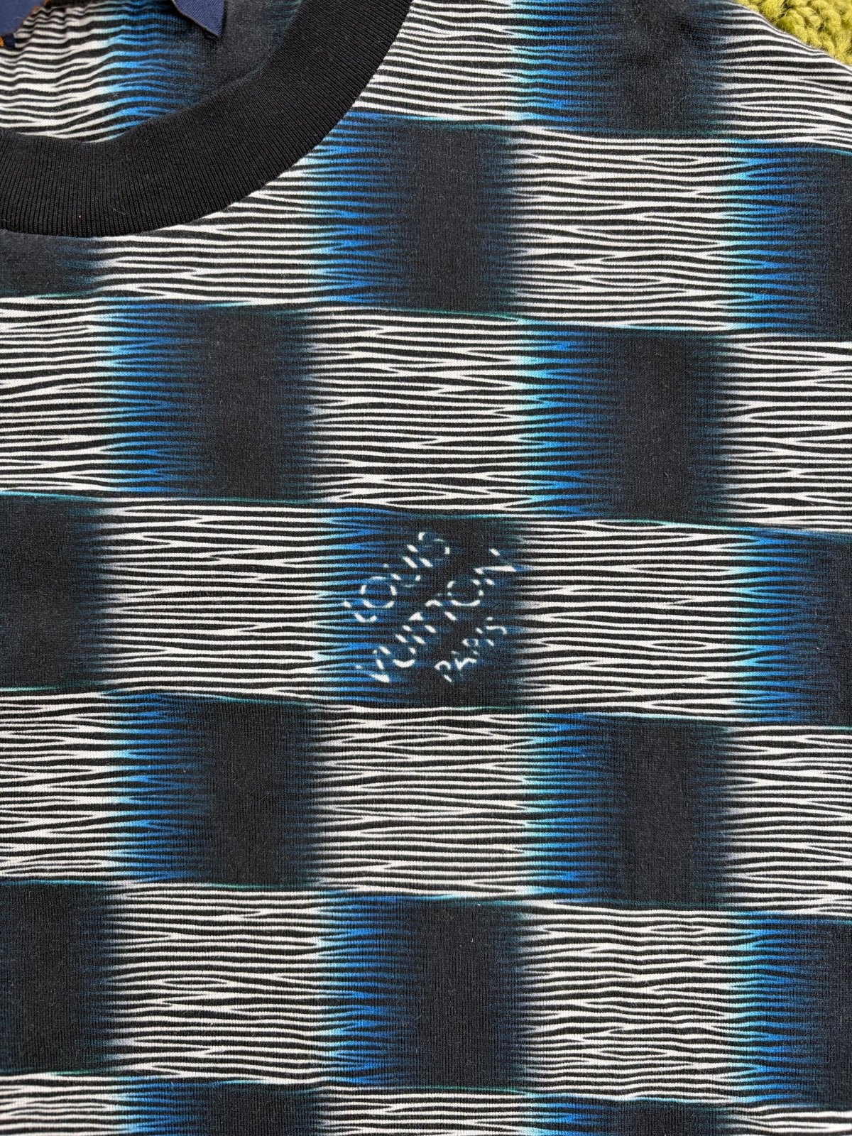 T-Shirt Louis Vuitton Damier Rush Blu Multicolor M - Second Hand Di Fiore