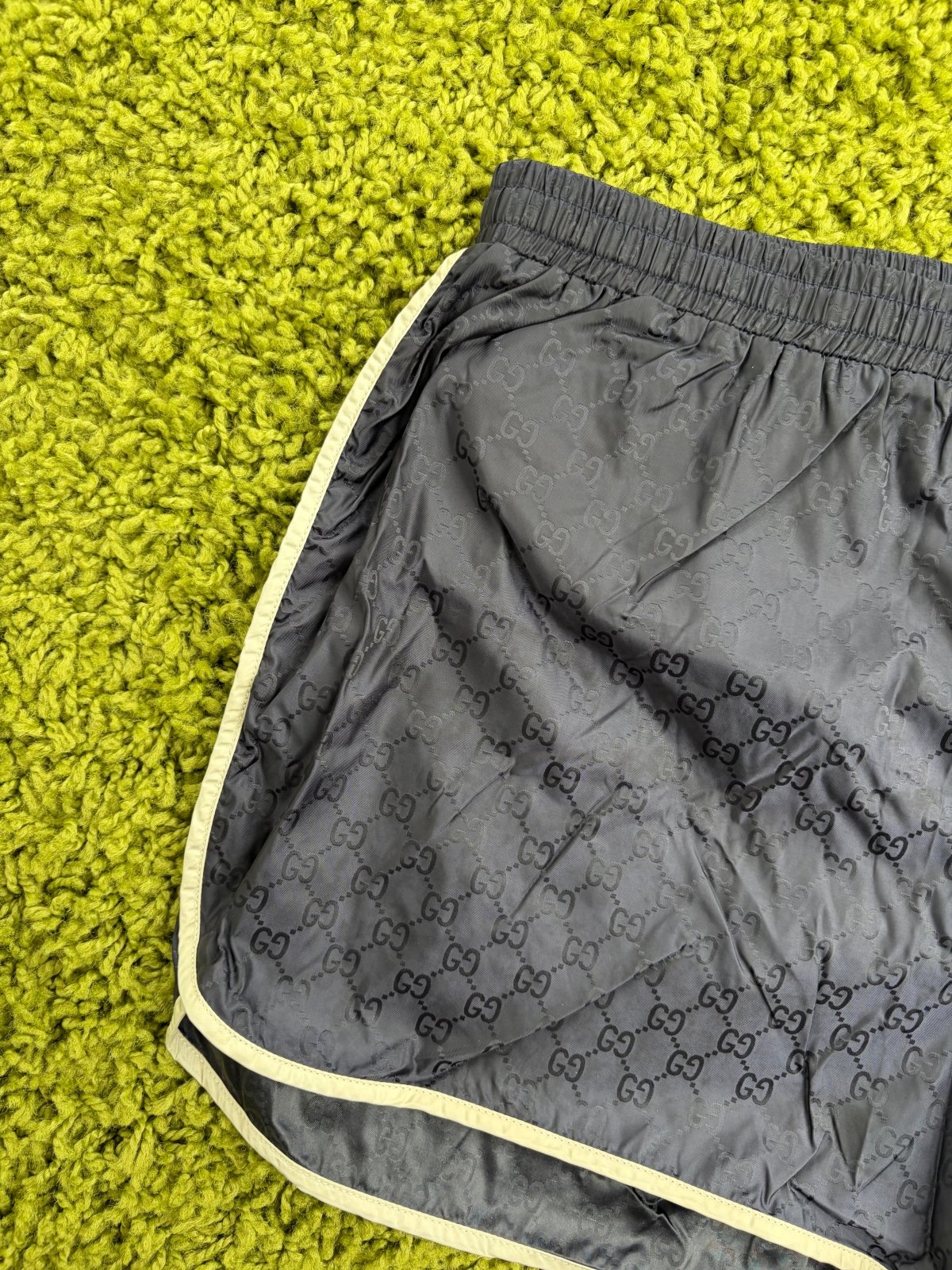 Costume Gucci Monogram con ape ricamata 50 - Second Hand Di Fiore