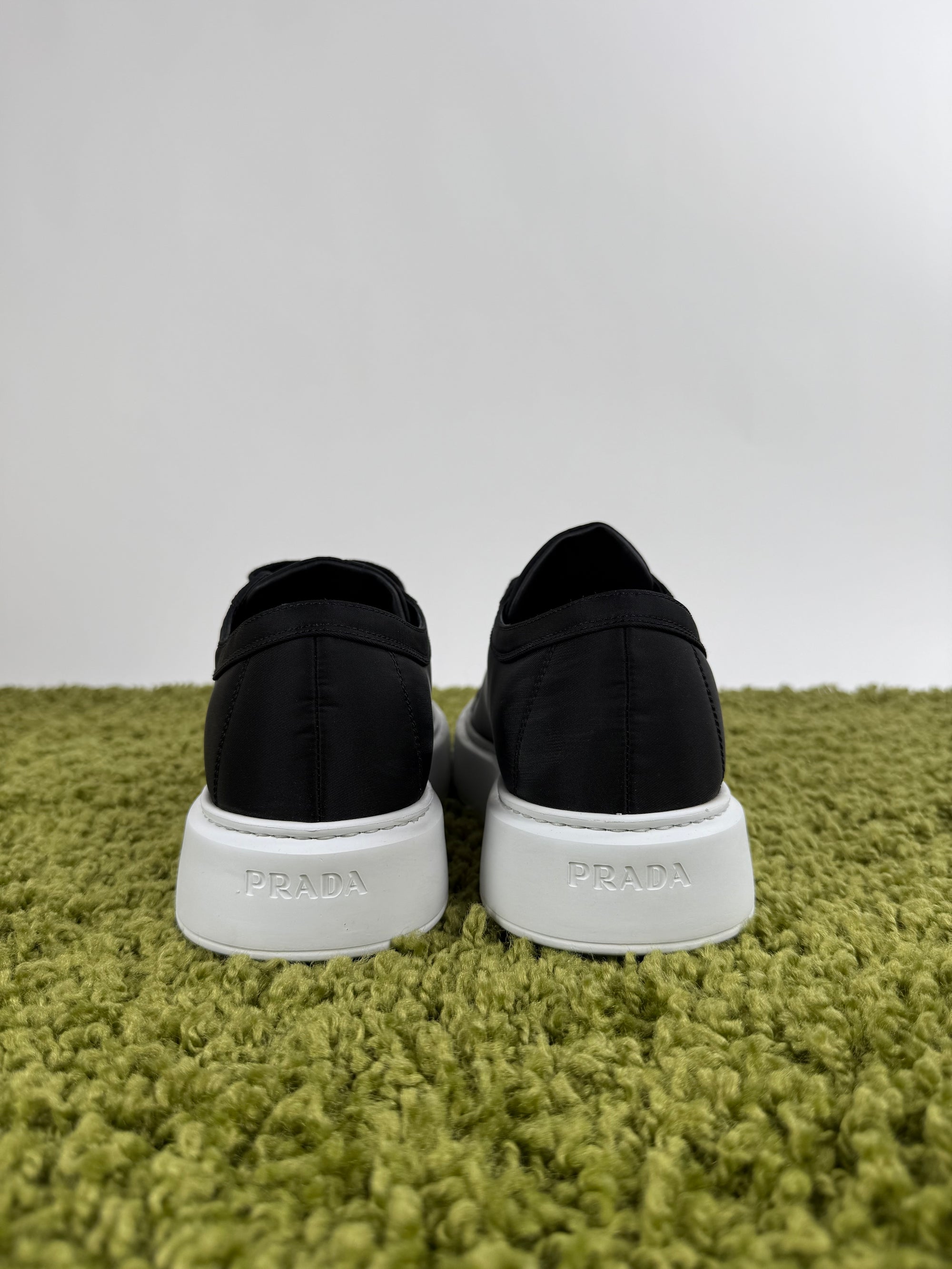 Sneaker In Nylon Prada Nere 9