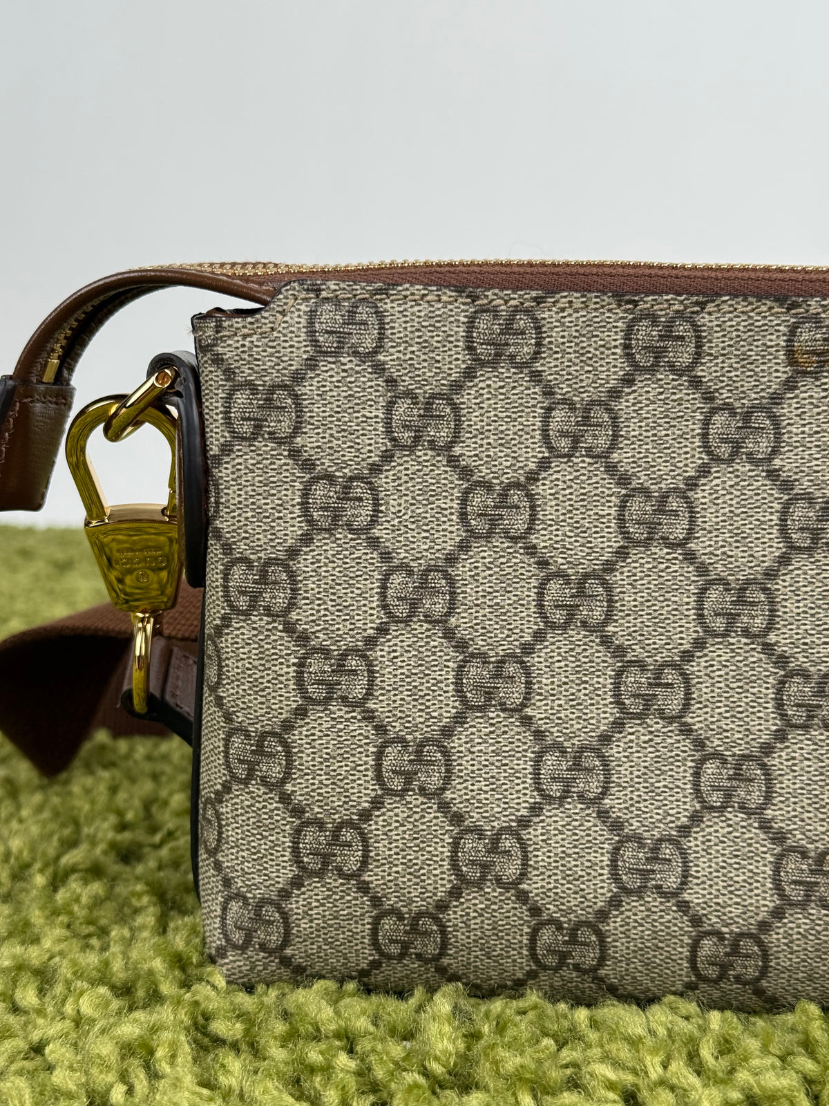 Borsa Gucci a tracolla con finitura in pelle Beige