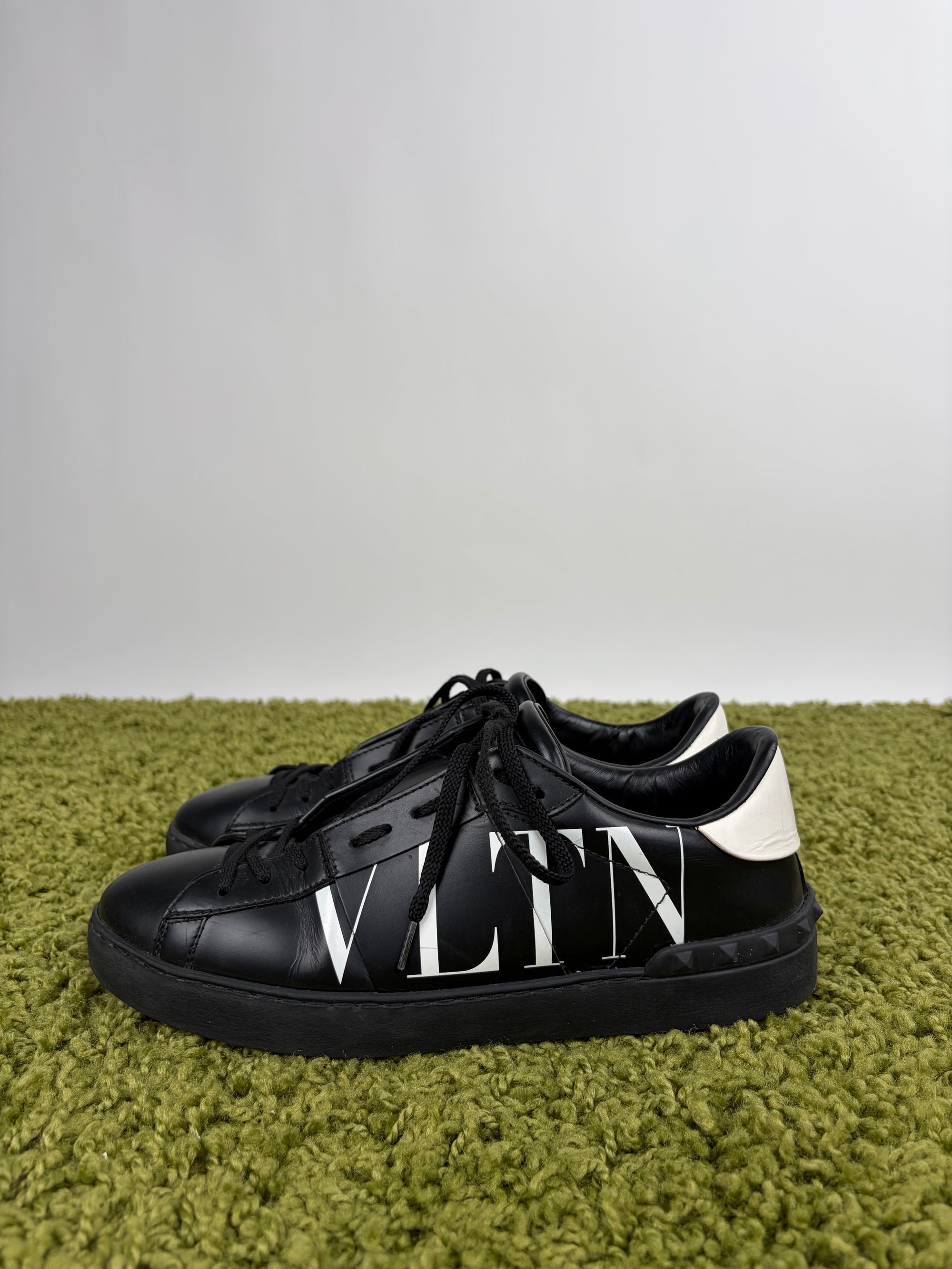 Valentino Rockstud Size 41 nere e bianche