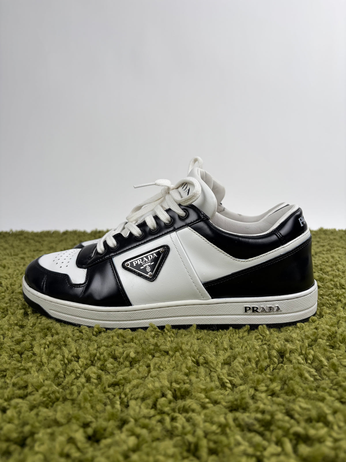 Prada Downtown Nera 8.5