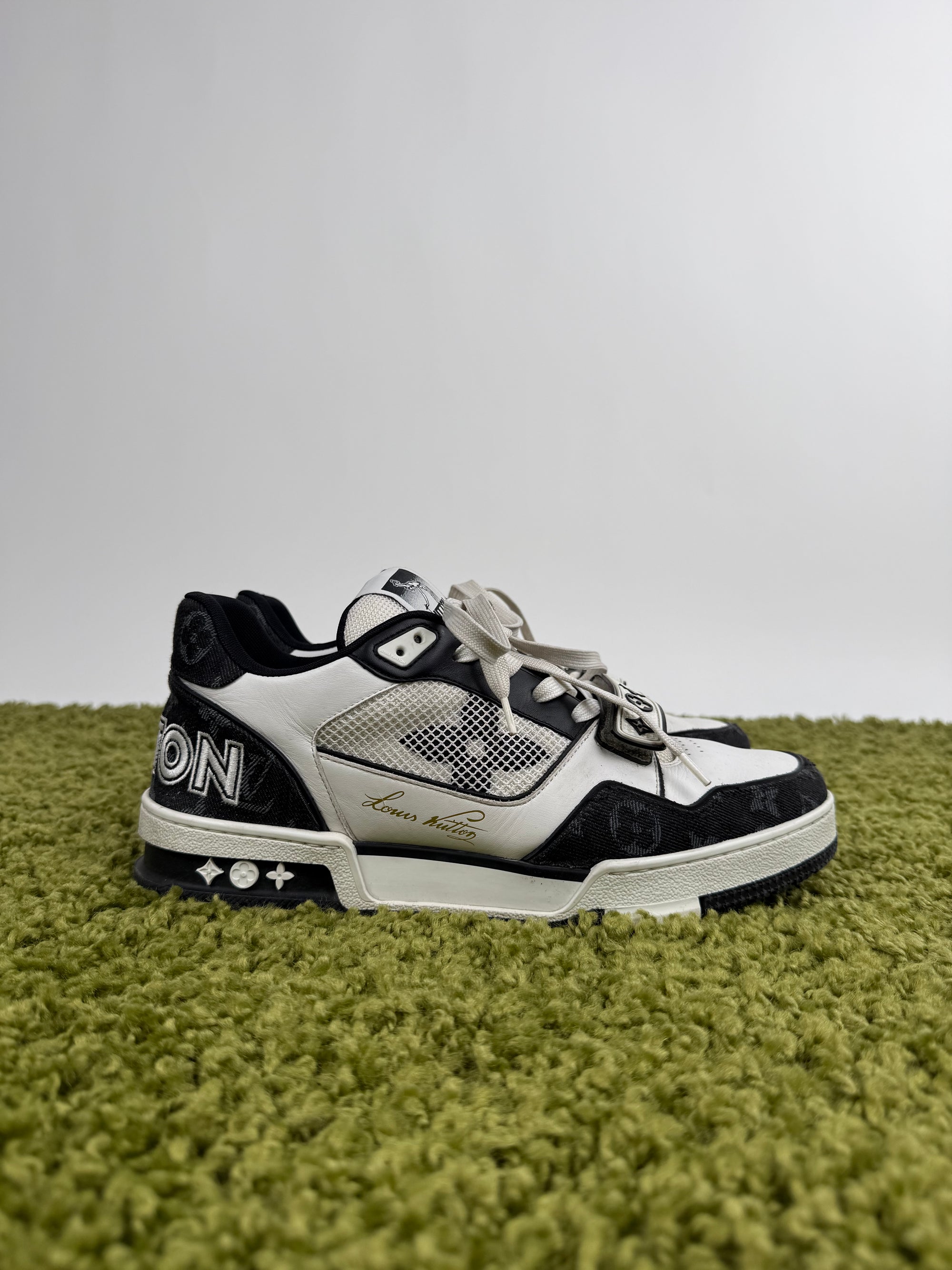 Louis Vuitton Trainer 42 veste 43