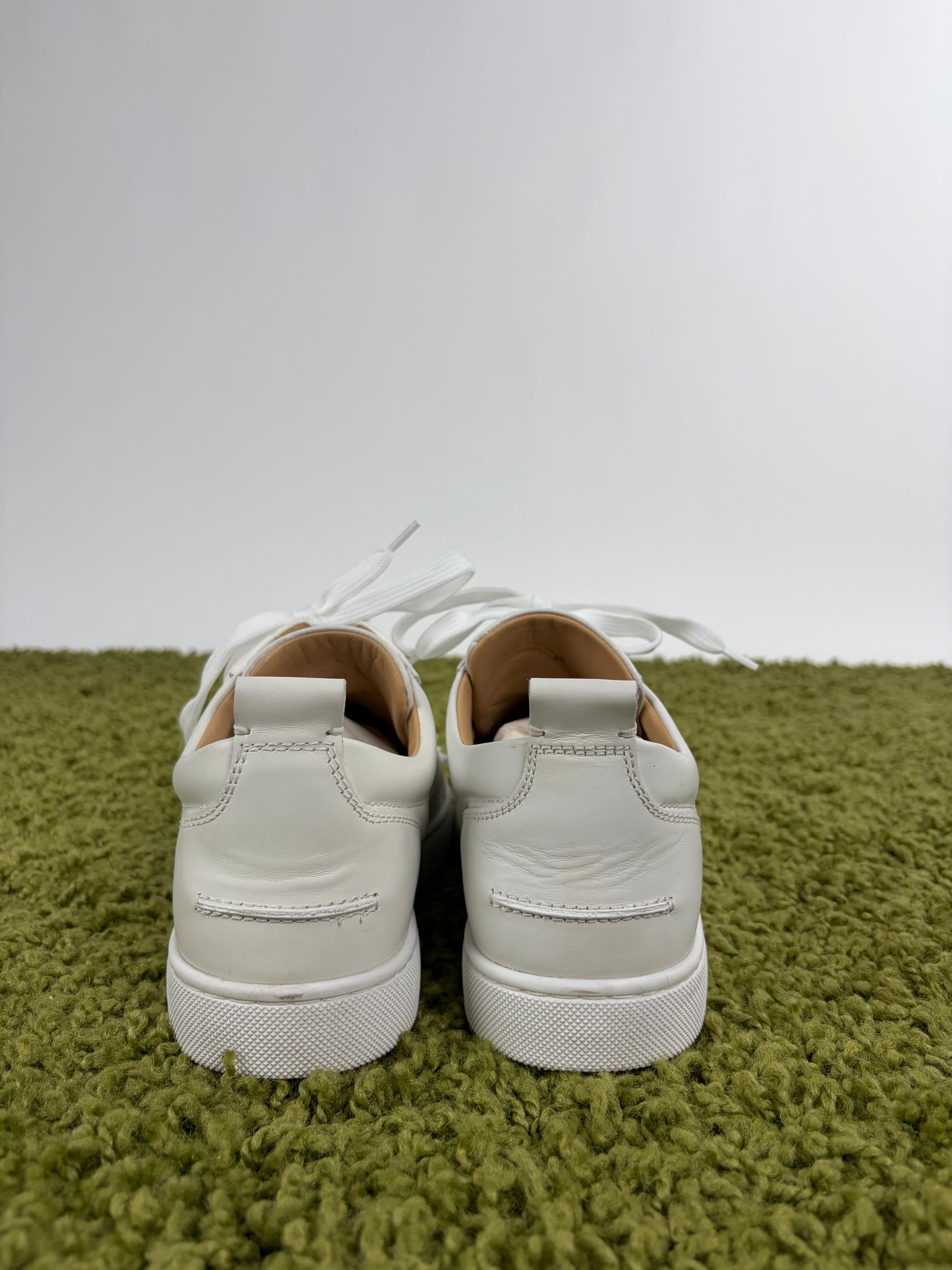 Louboutin basse Size 40 bianche