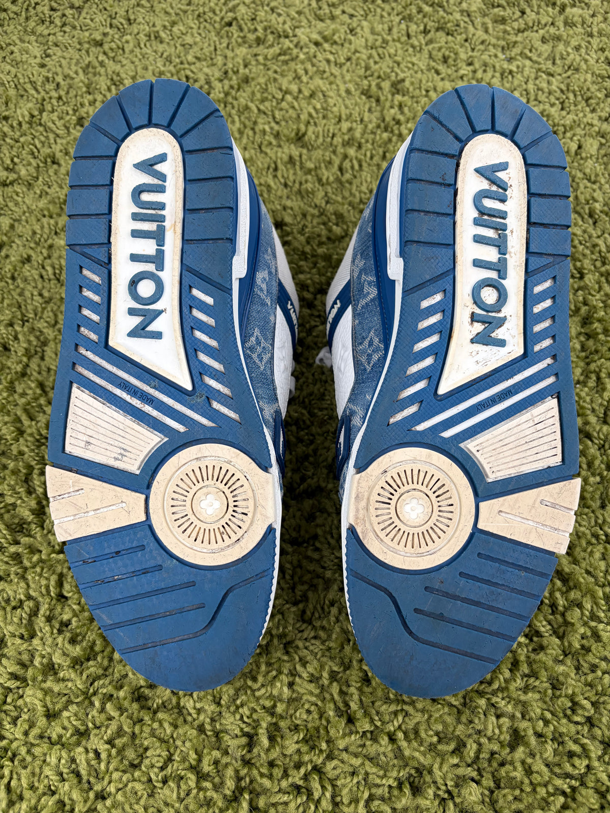 Louis Vuitton Trainer in Denim Blu 7.5
