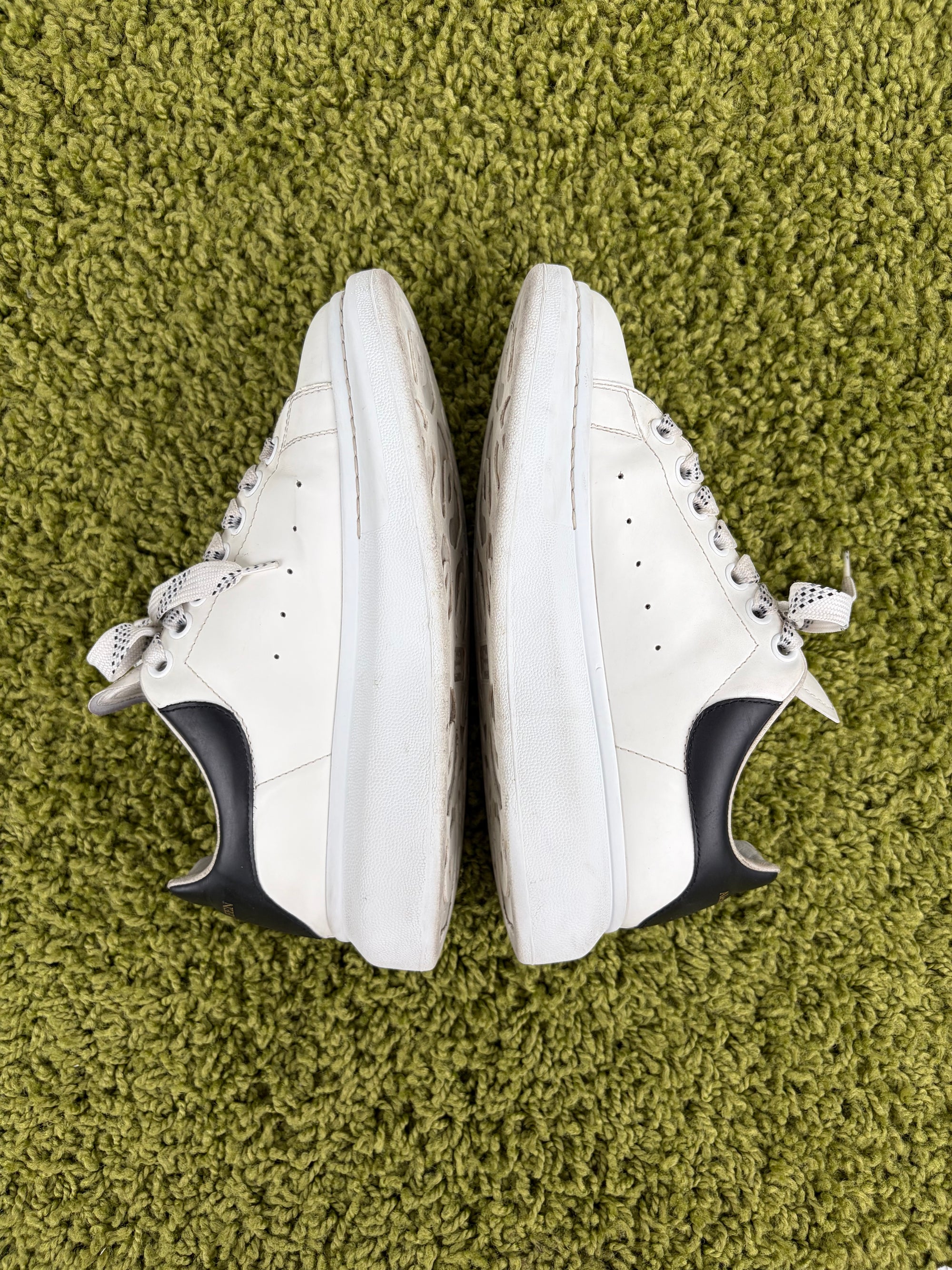 Mcqueen Size 39 bianche e nere