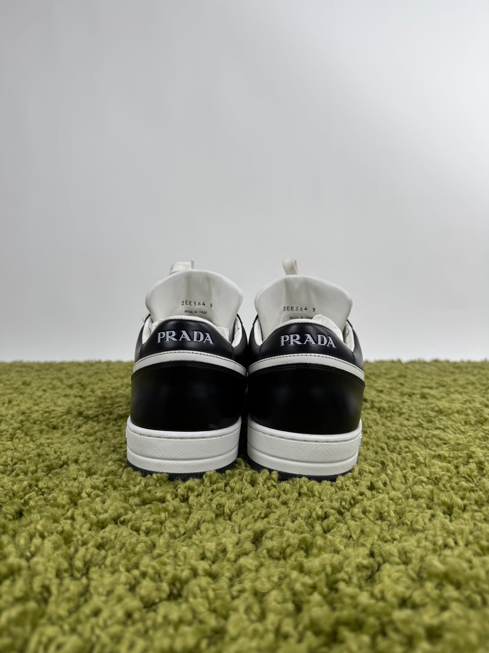 Prada Low sneaker in pelle 43
