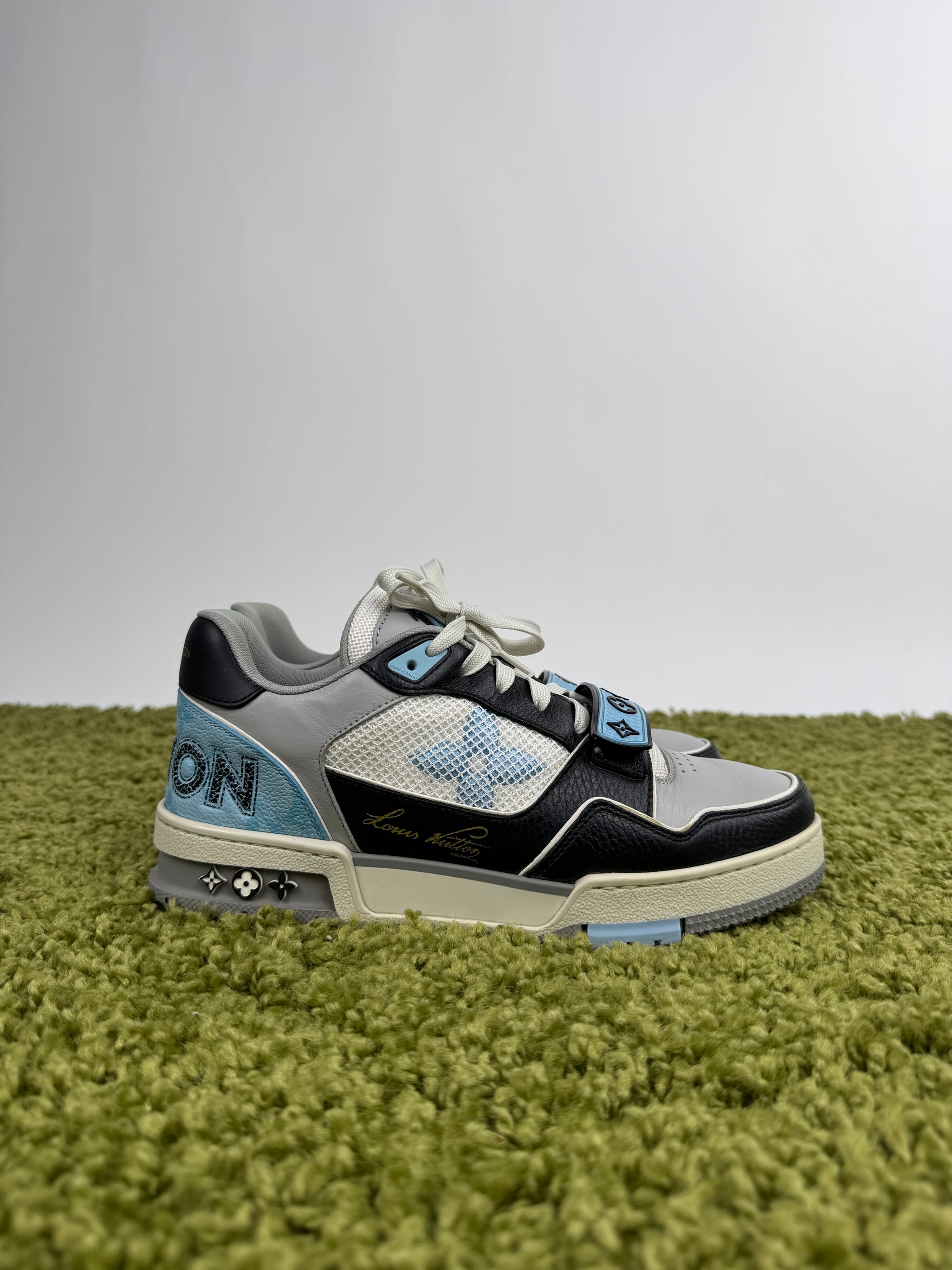 Louis Vuitton Trainer 39 veste 40