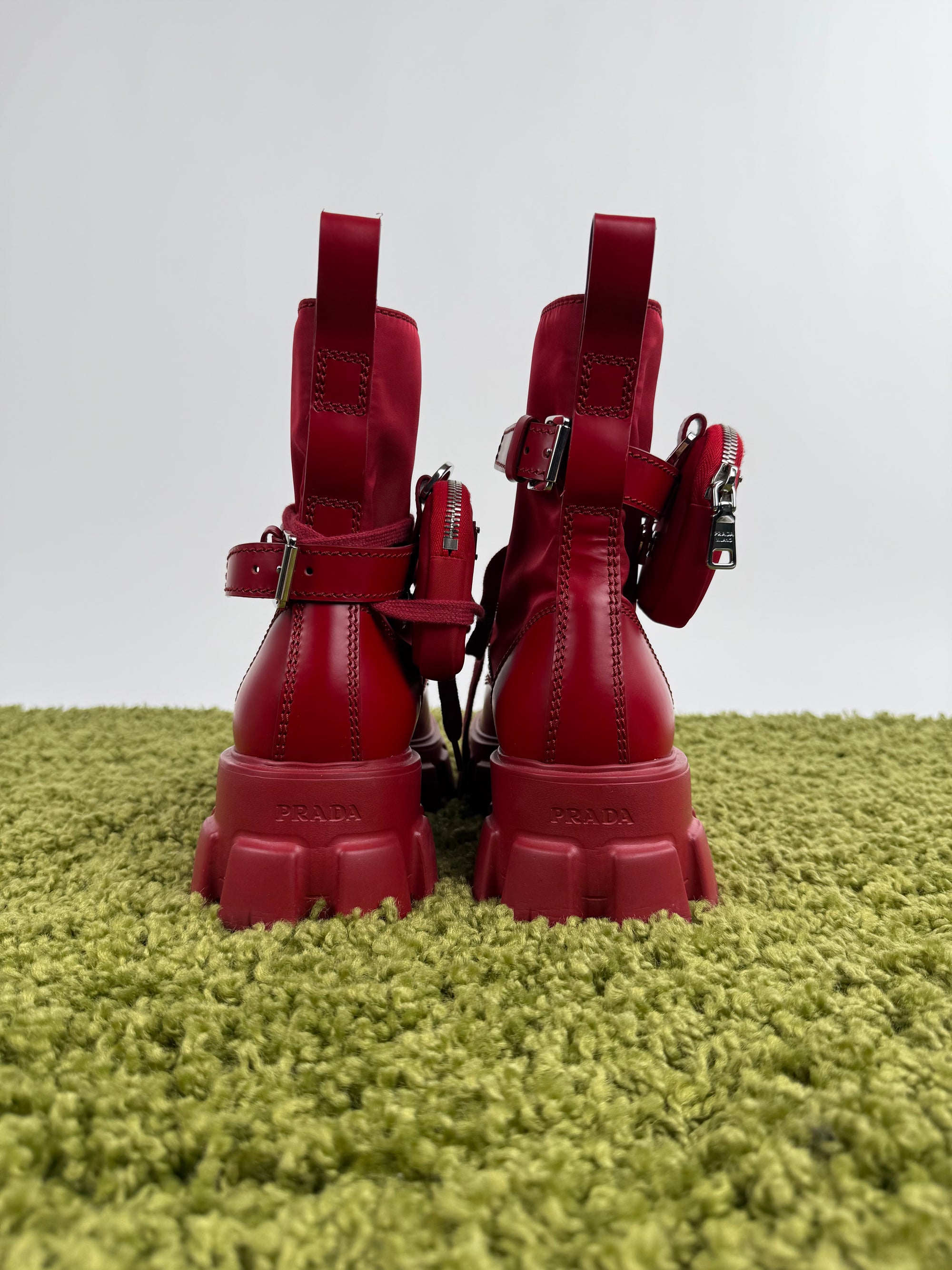 Prada Monolith in Pelle Rossa 8.5=42.5