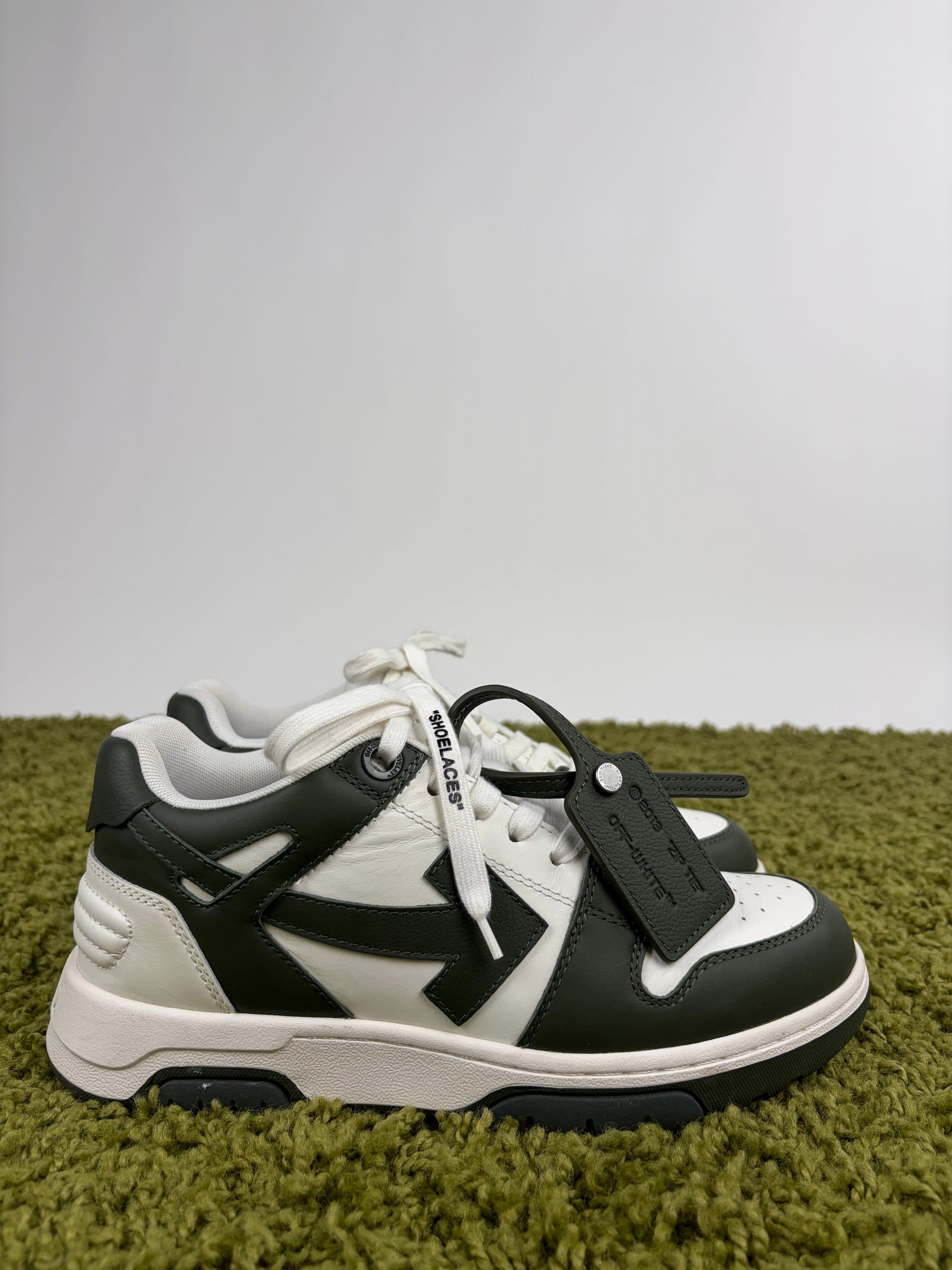 Off white Size 39 bianche e verdi