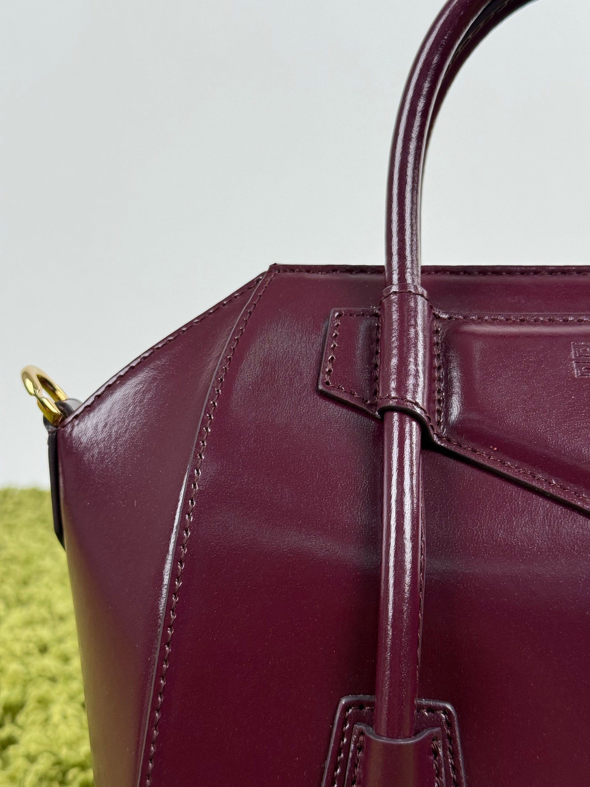 Borsa Mini Antigona Lock Bag Givenchy Bordeaux