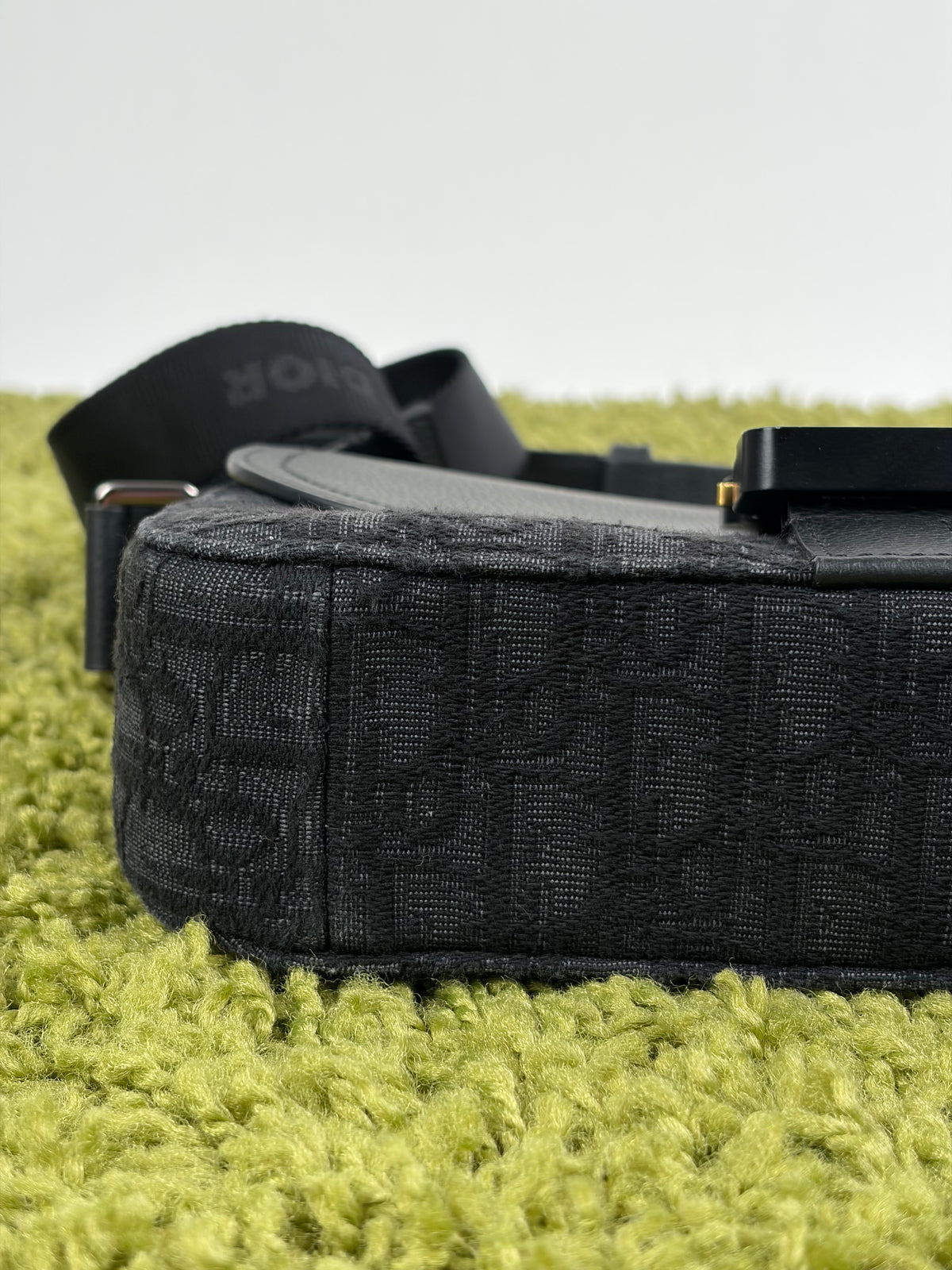 Borsa a tracolla Christian Dior Saddle con pattina Nero