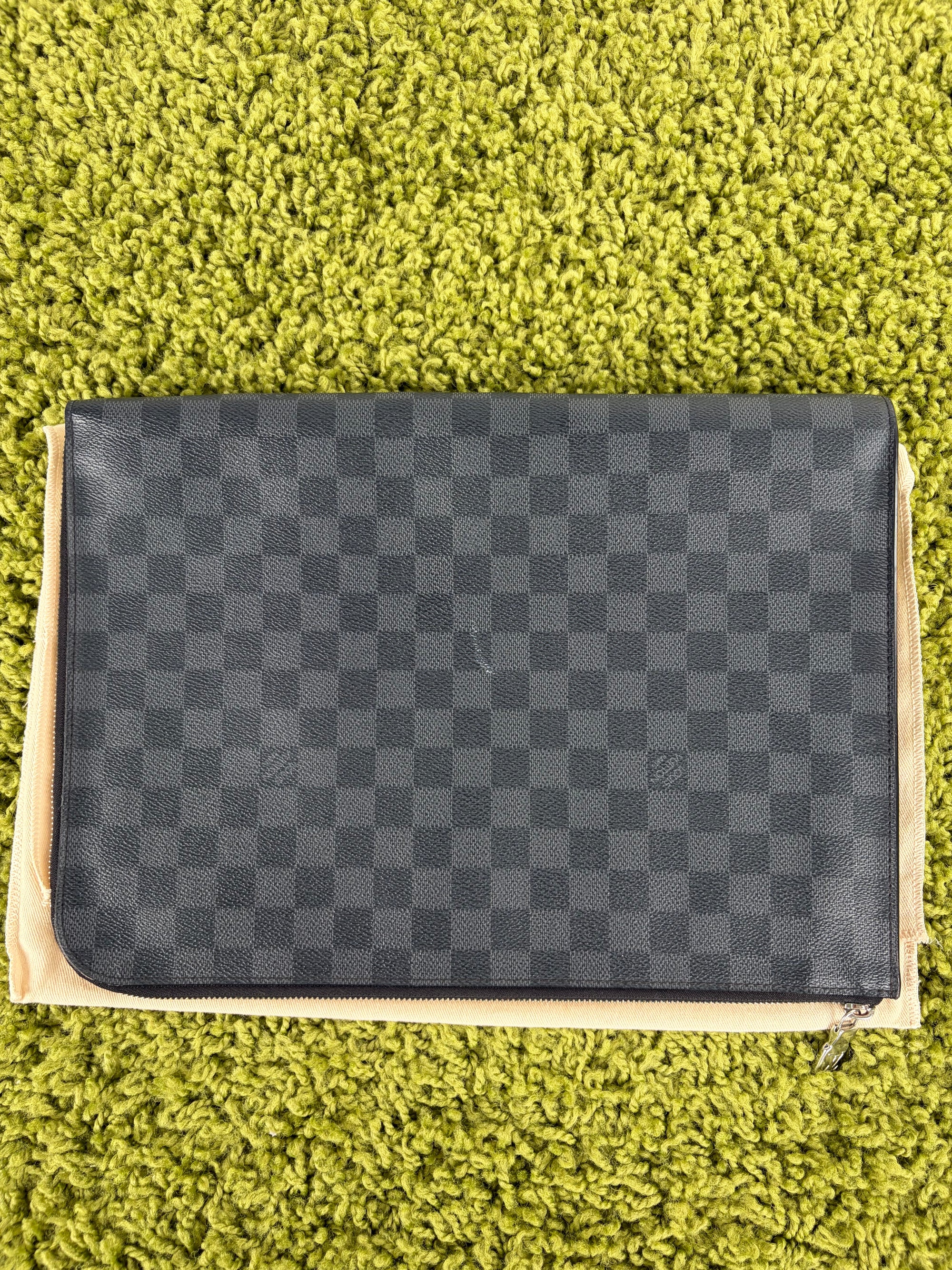 Pochette Louis vuitton voyage nera