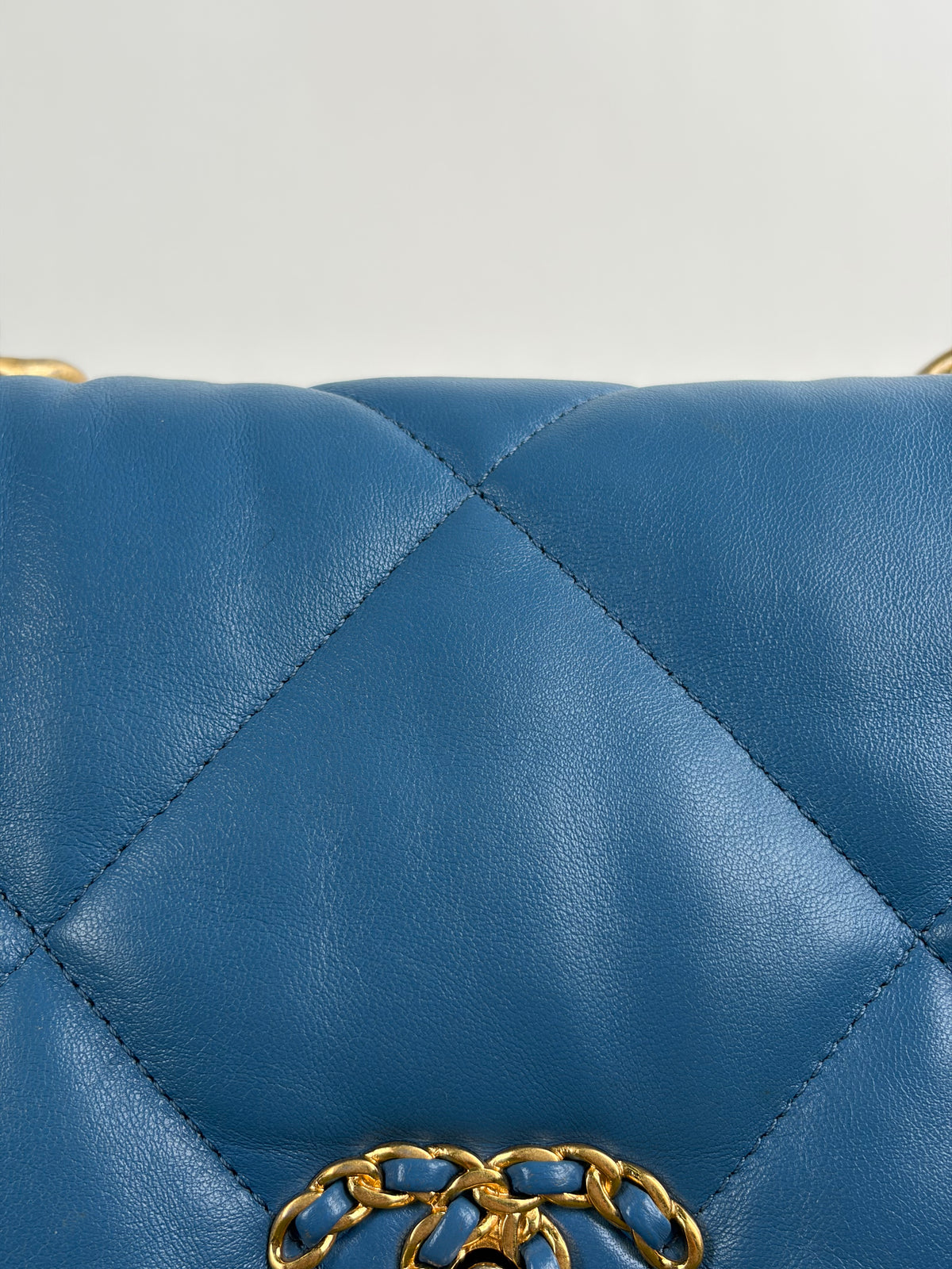 Borsa Chanel 19 Trapuntata in Pelle Azzurra